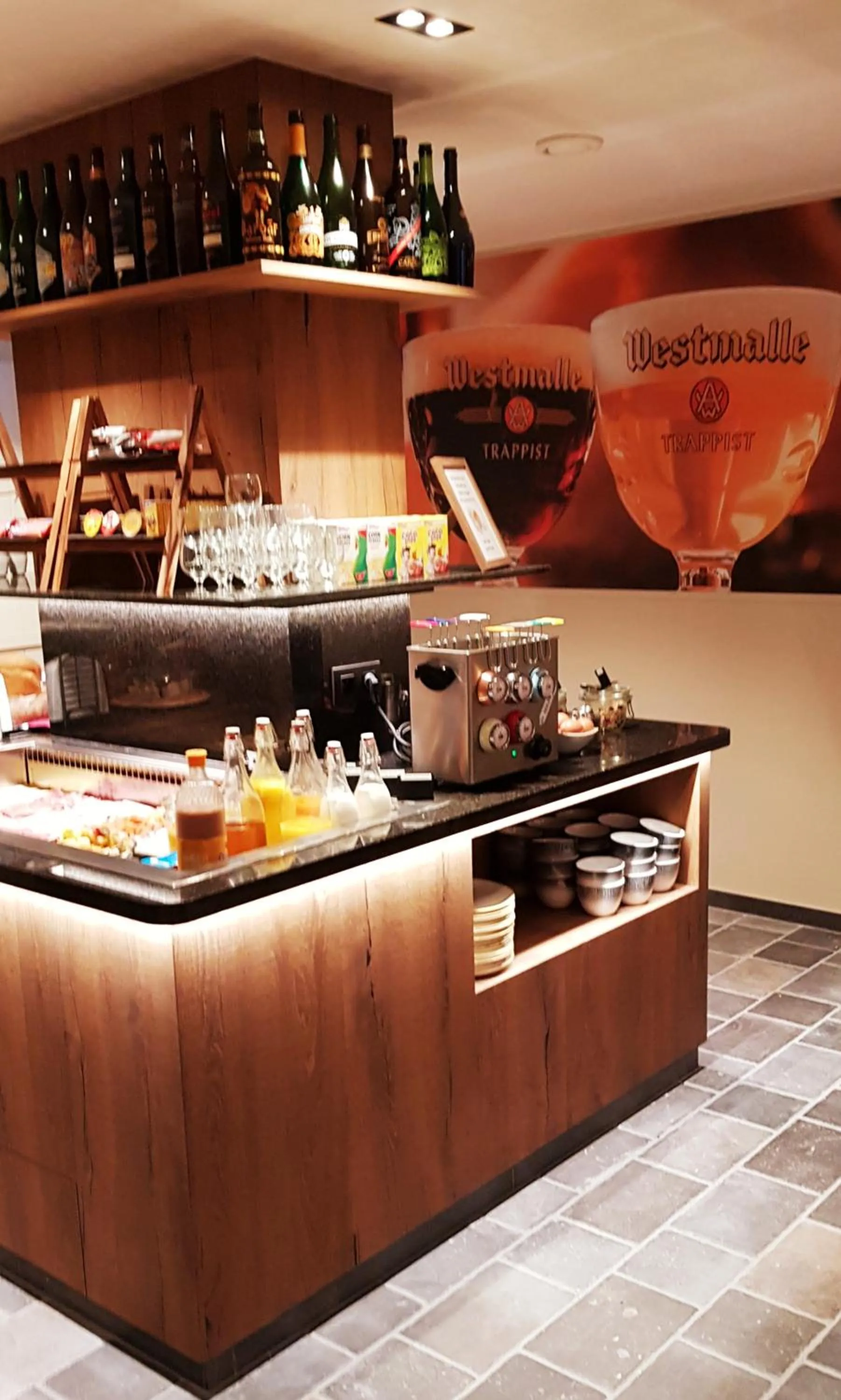 Breakfast in Hotel Botteltje