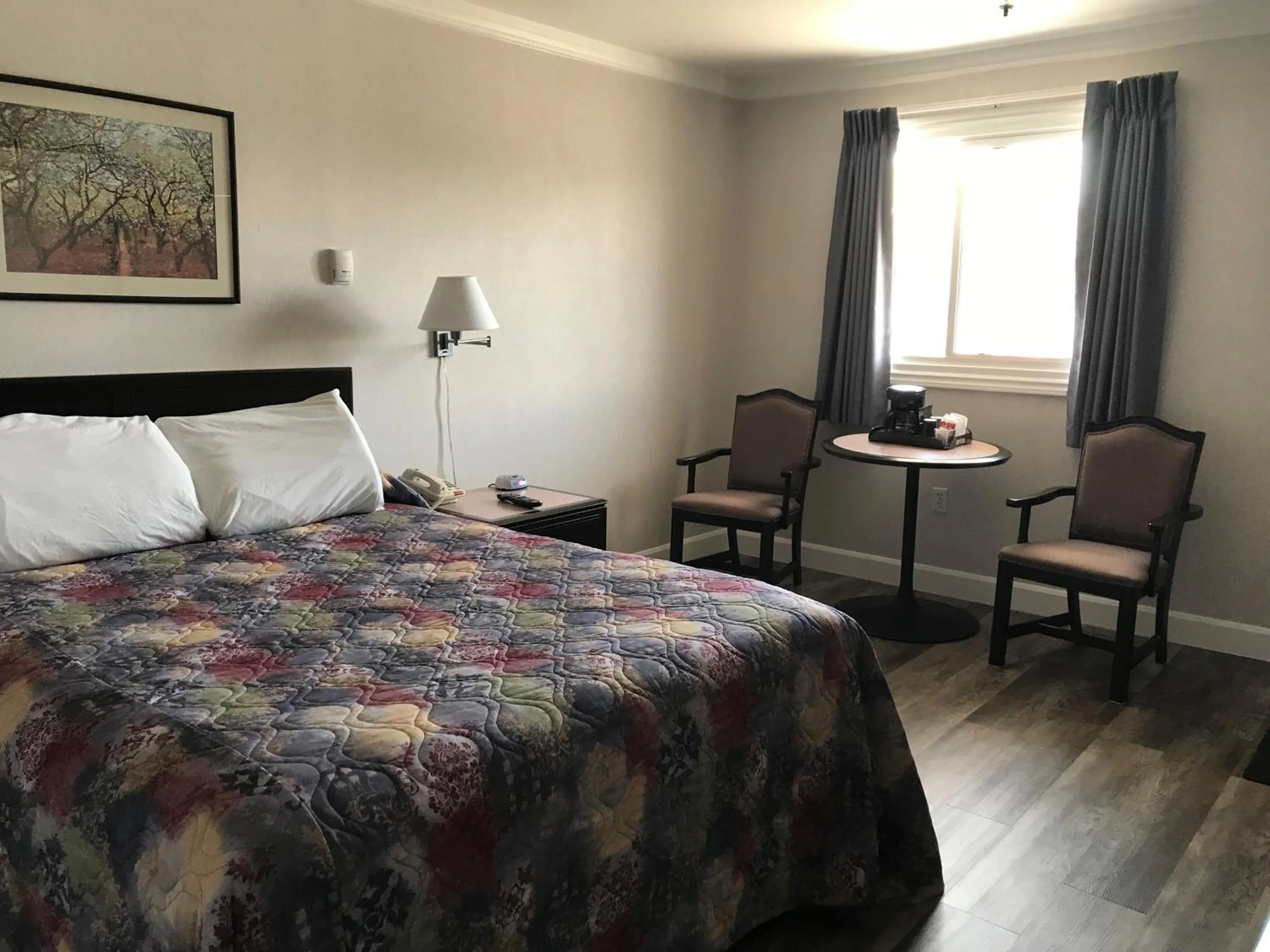 Bedroom, Bed in Tay Inn