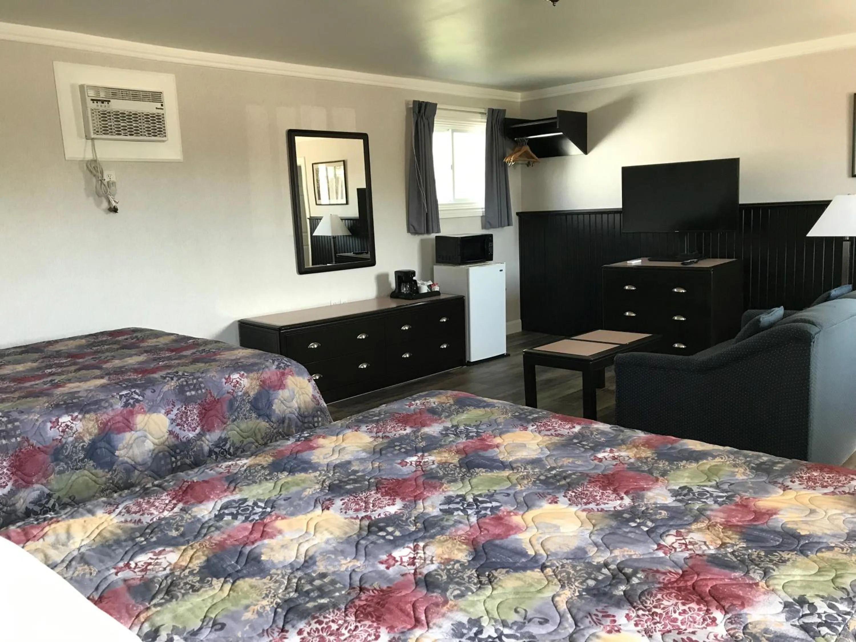 Bedroom, Bed in Tay Inn