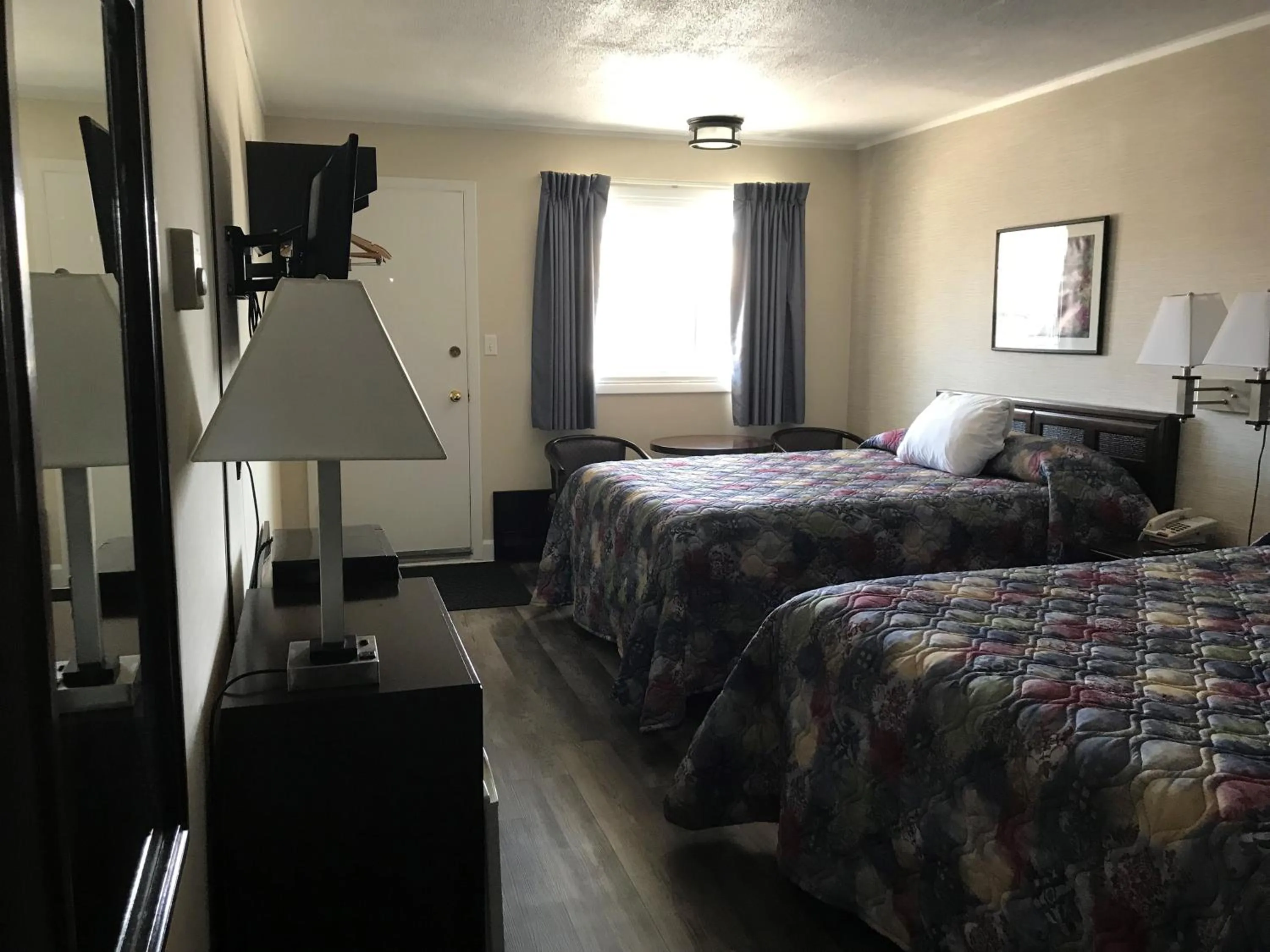 Bedroom, Bed in Tay Inn