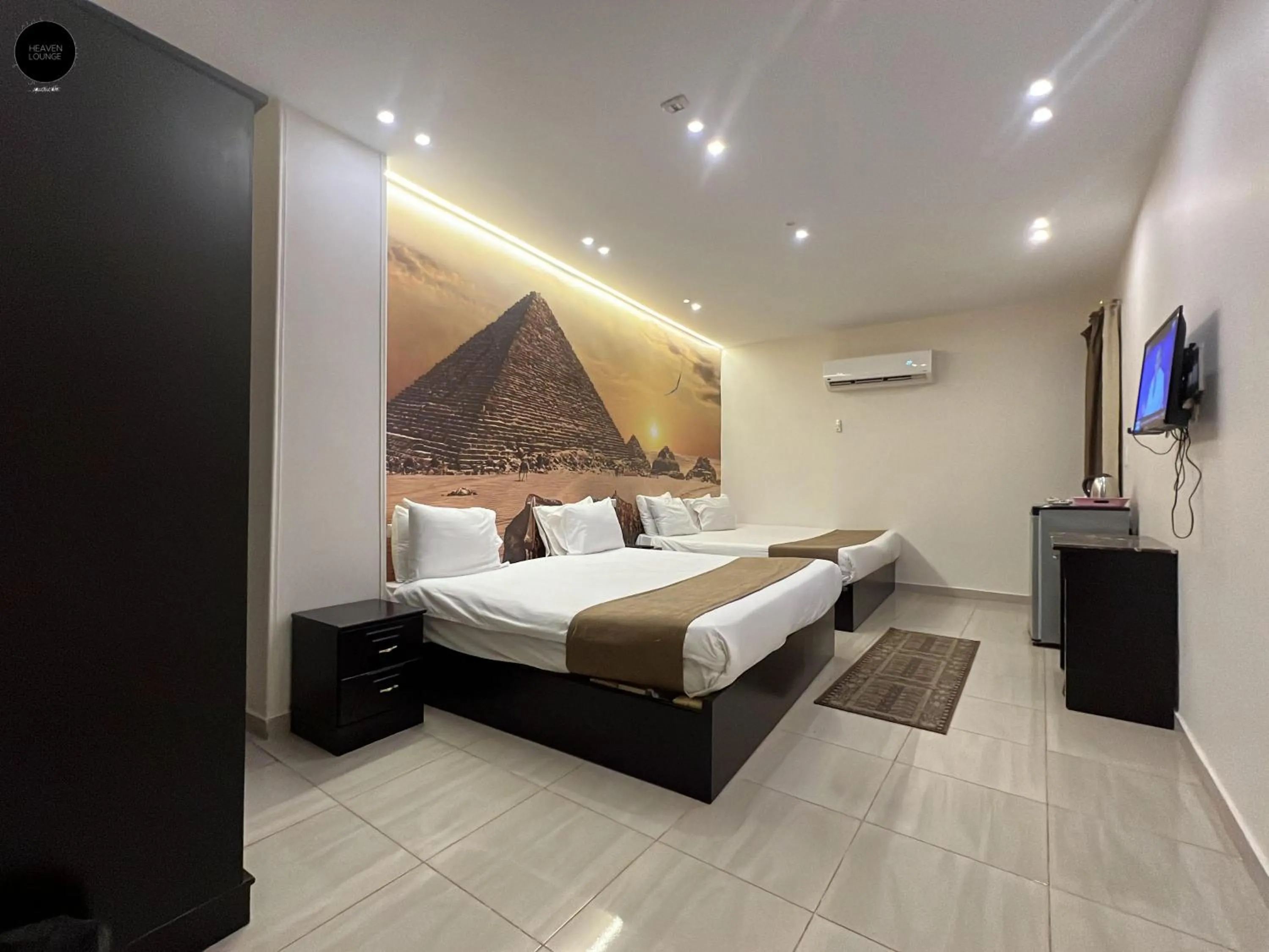 Deluxe Queen Room with Two Queen Beds - single occupancy in Giza Pyramids View Inn