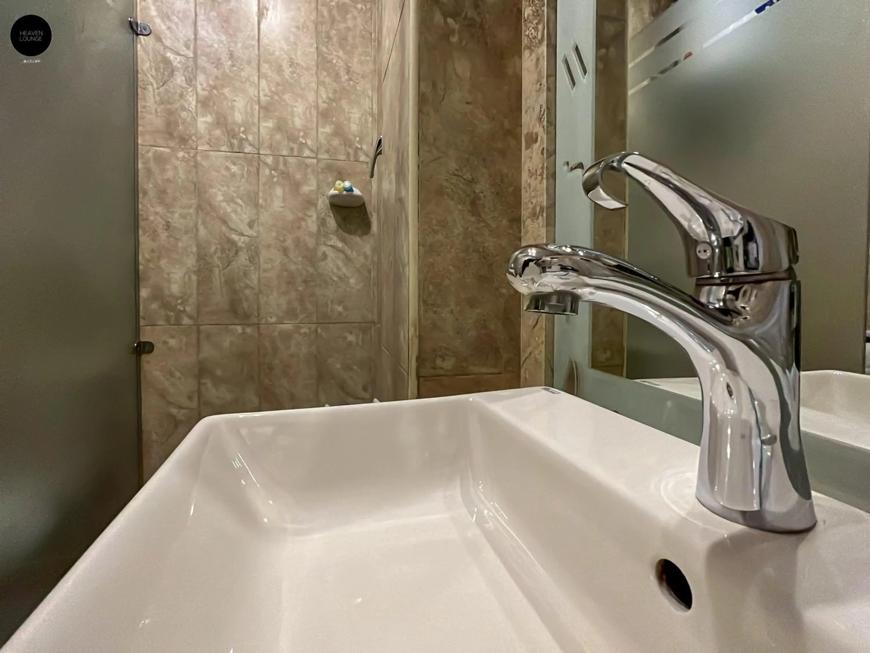 Shower in Giza Pyramids View Inn