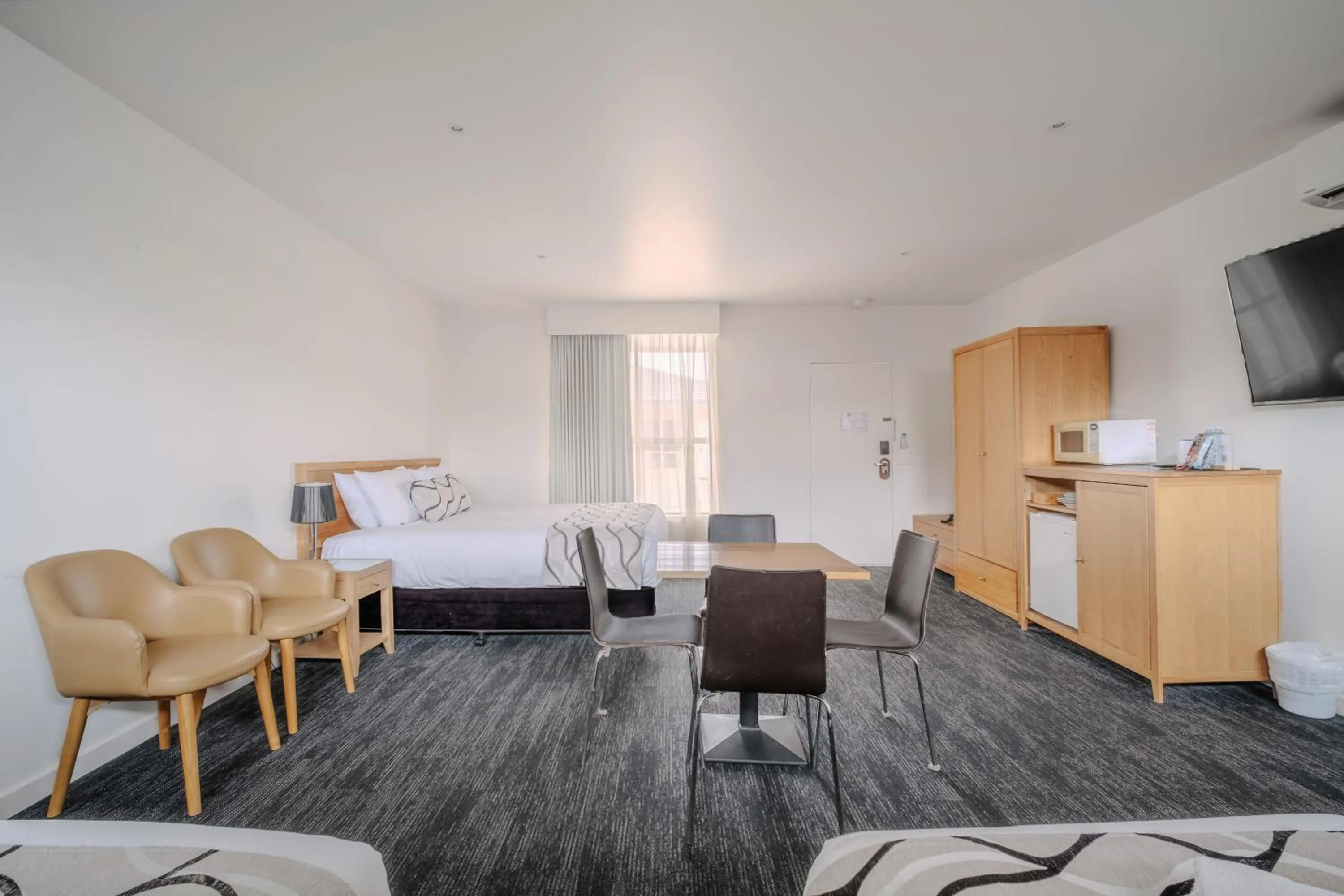 Bedroom, Bed in The Wyndhamere Motel Shepparton