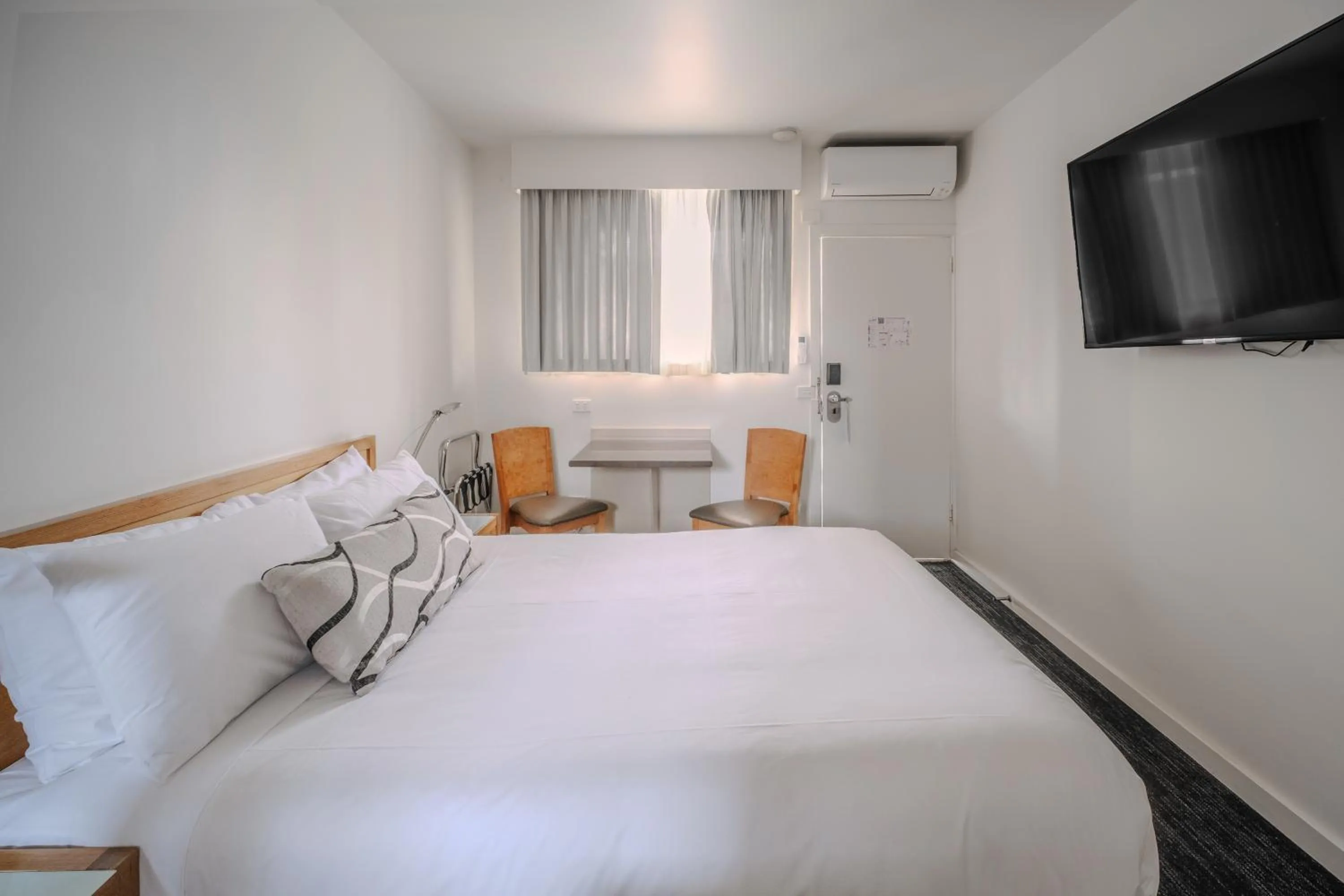 Bedroom, Bed in The Wyndhamere Motel Shepparton