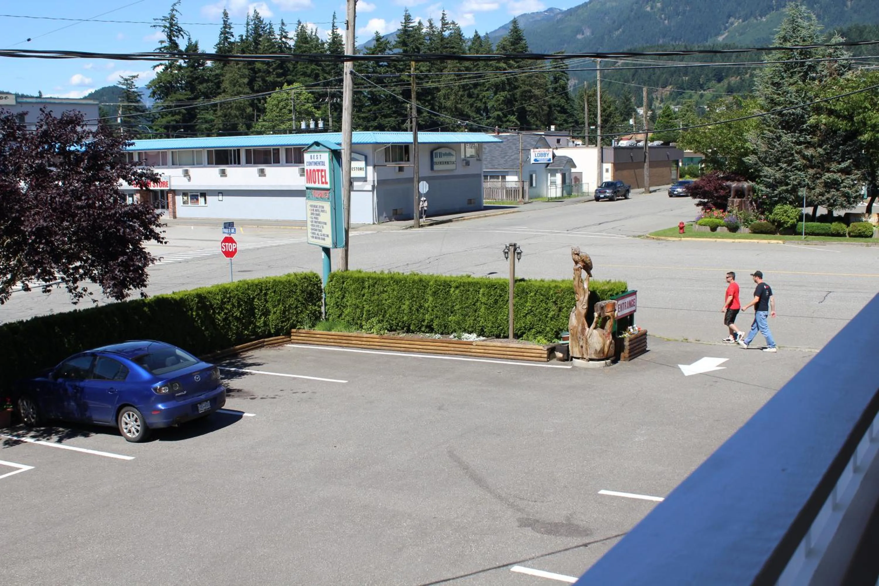Patio in Best Continental Motel