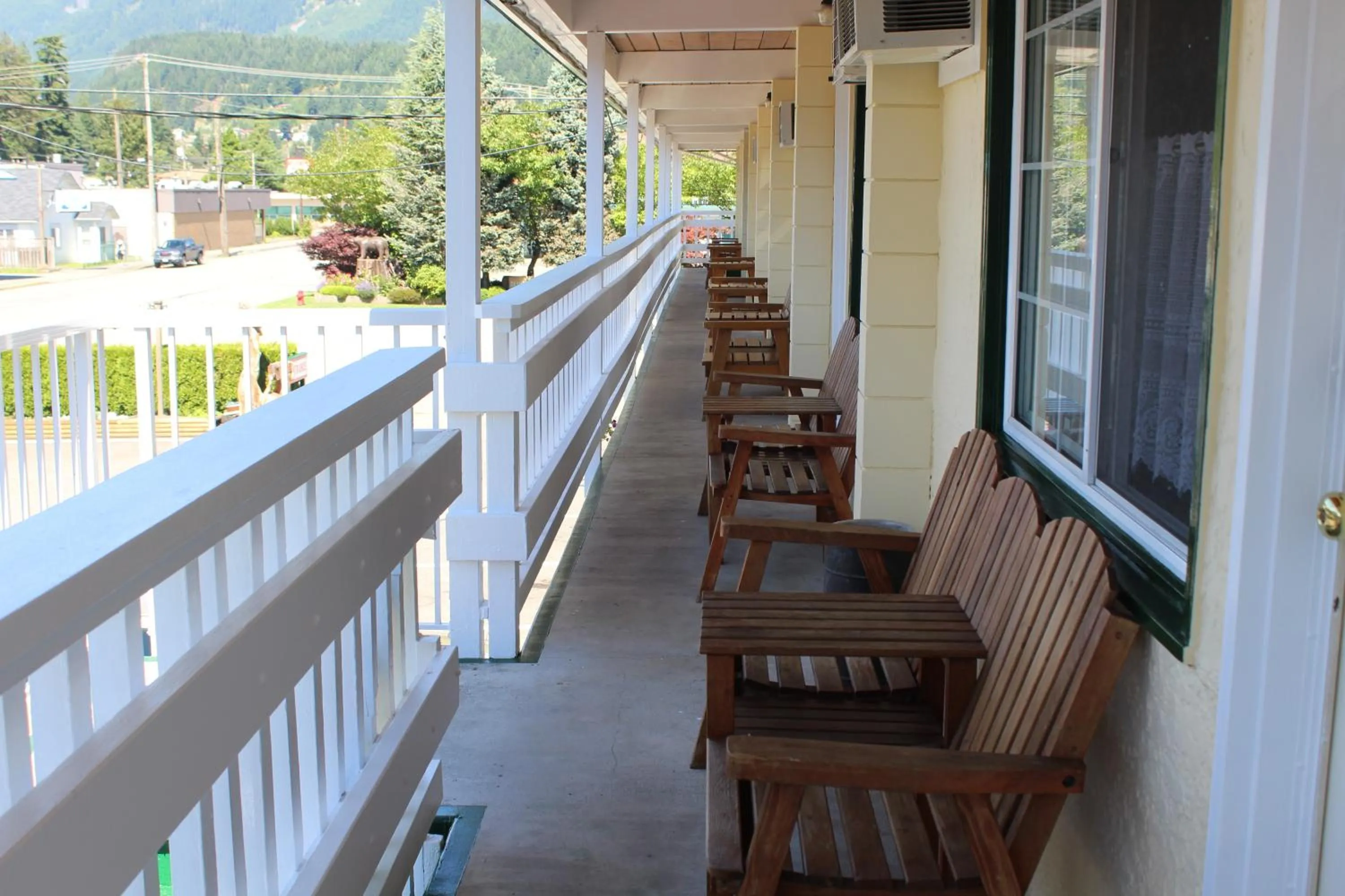 Patio in Best Continental Motel
