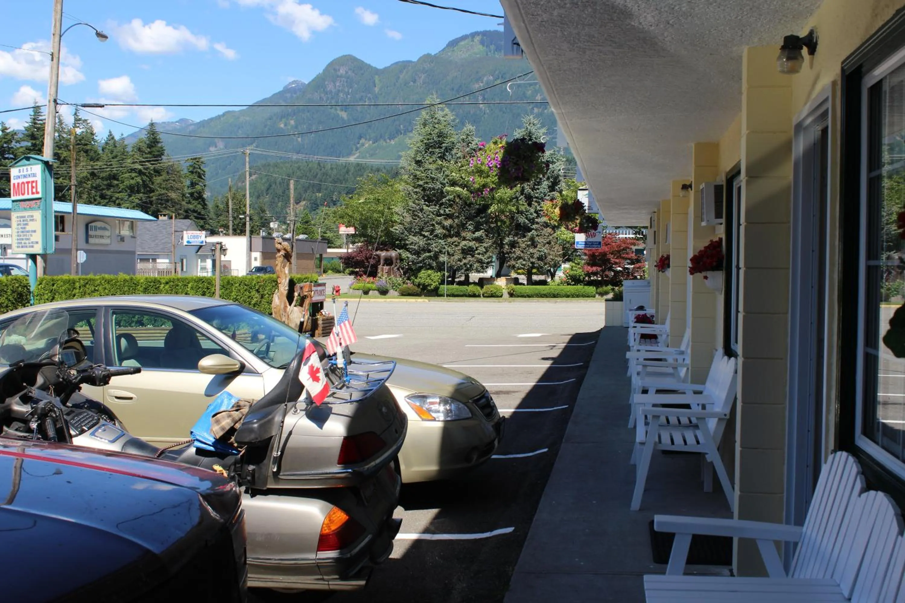 Property building in Best Continental Motel