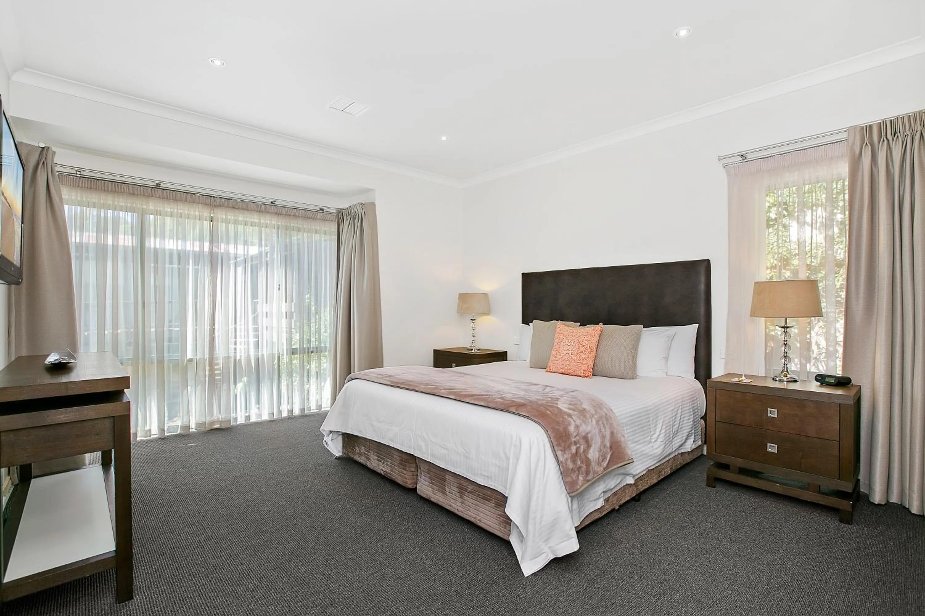 Bedroom, Bed in Arthurs Views