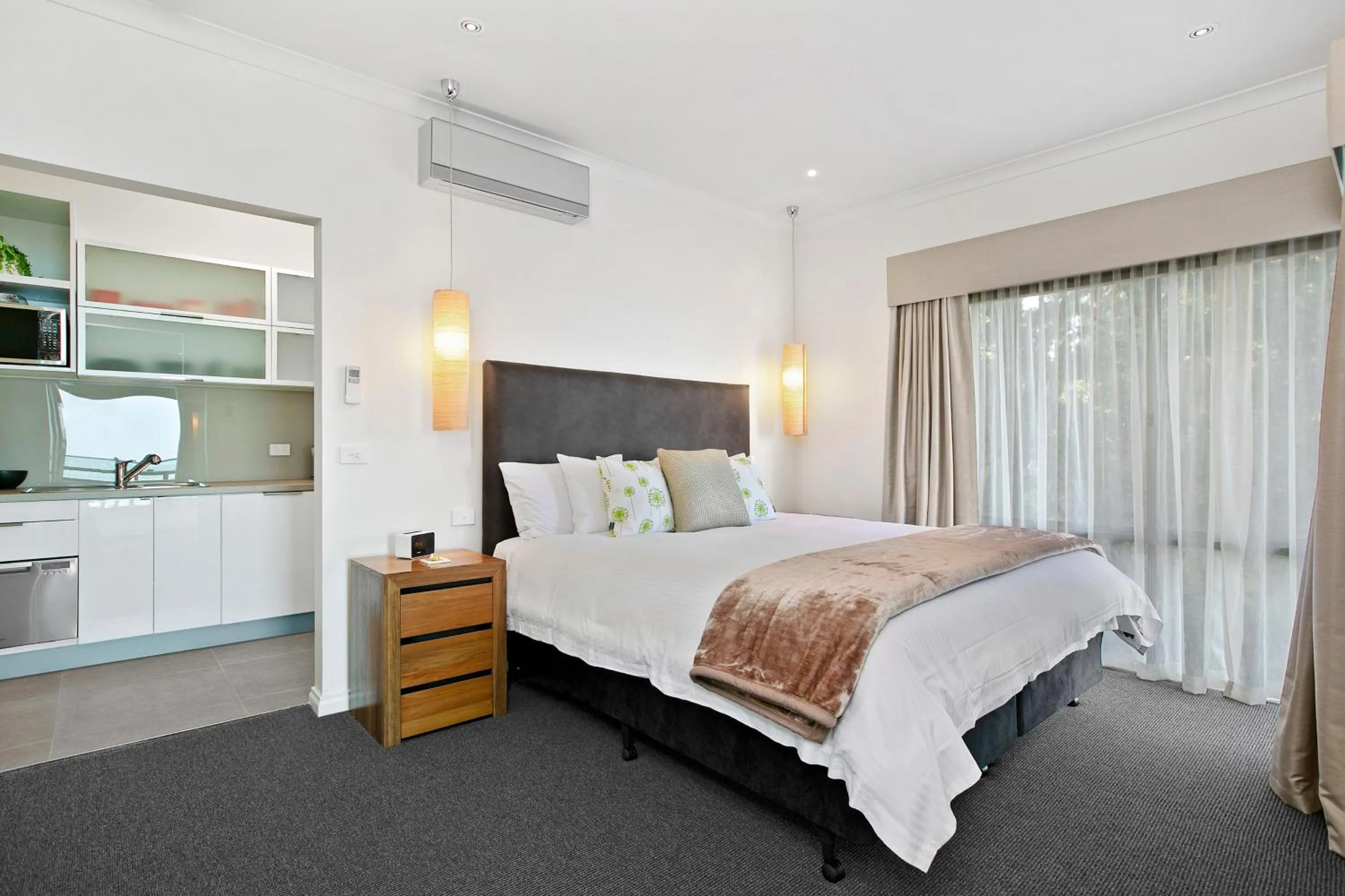 Bedroom, Bed in Arthurs Views