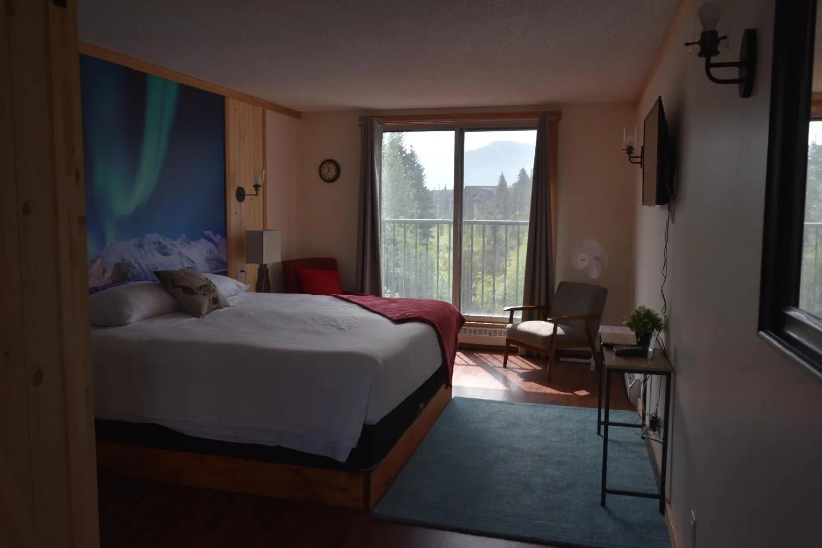 Photo of the whole room, Bed in The Drake Inn