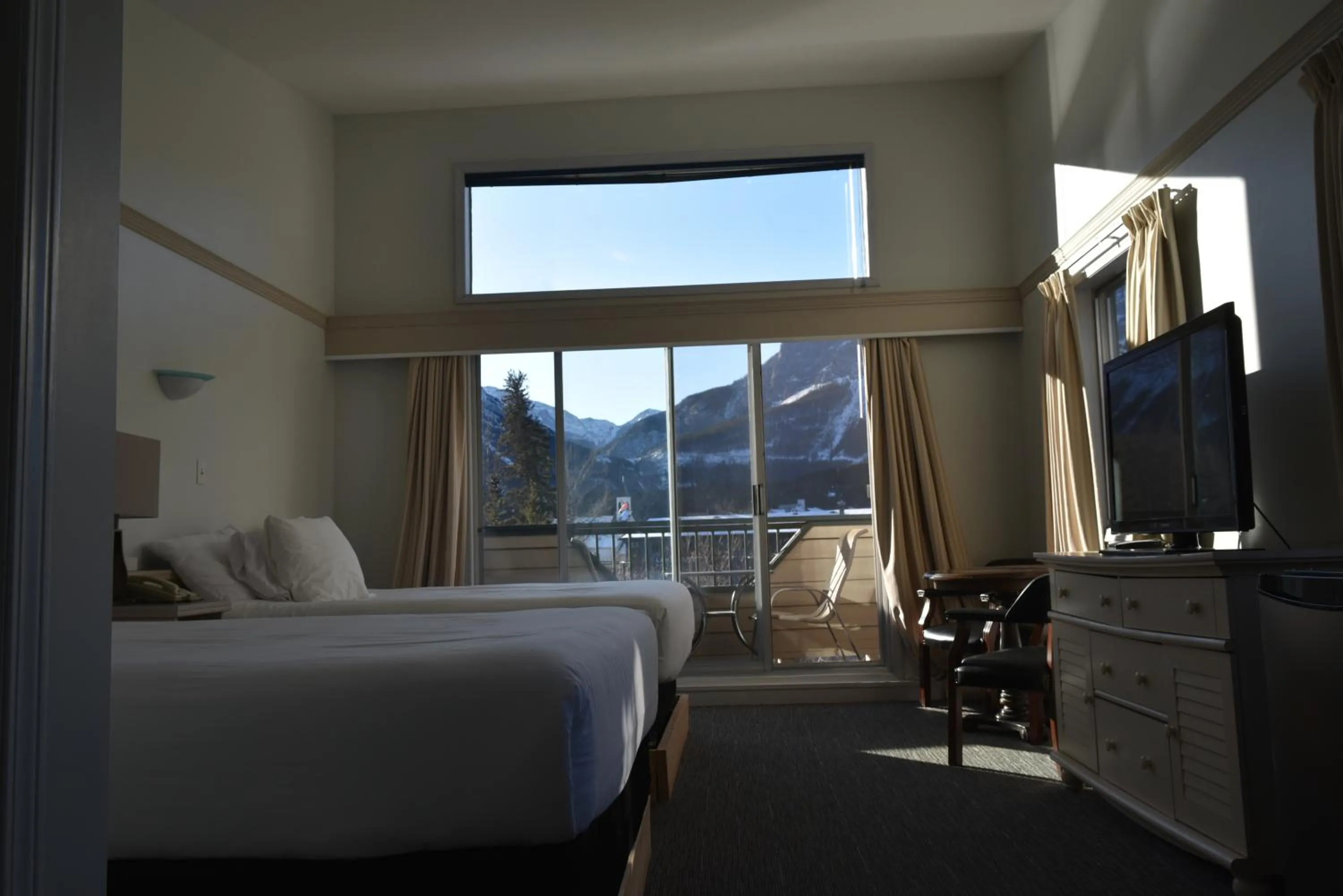 Patio, Bed in The Drake Inn