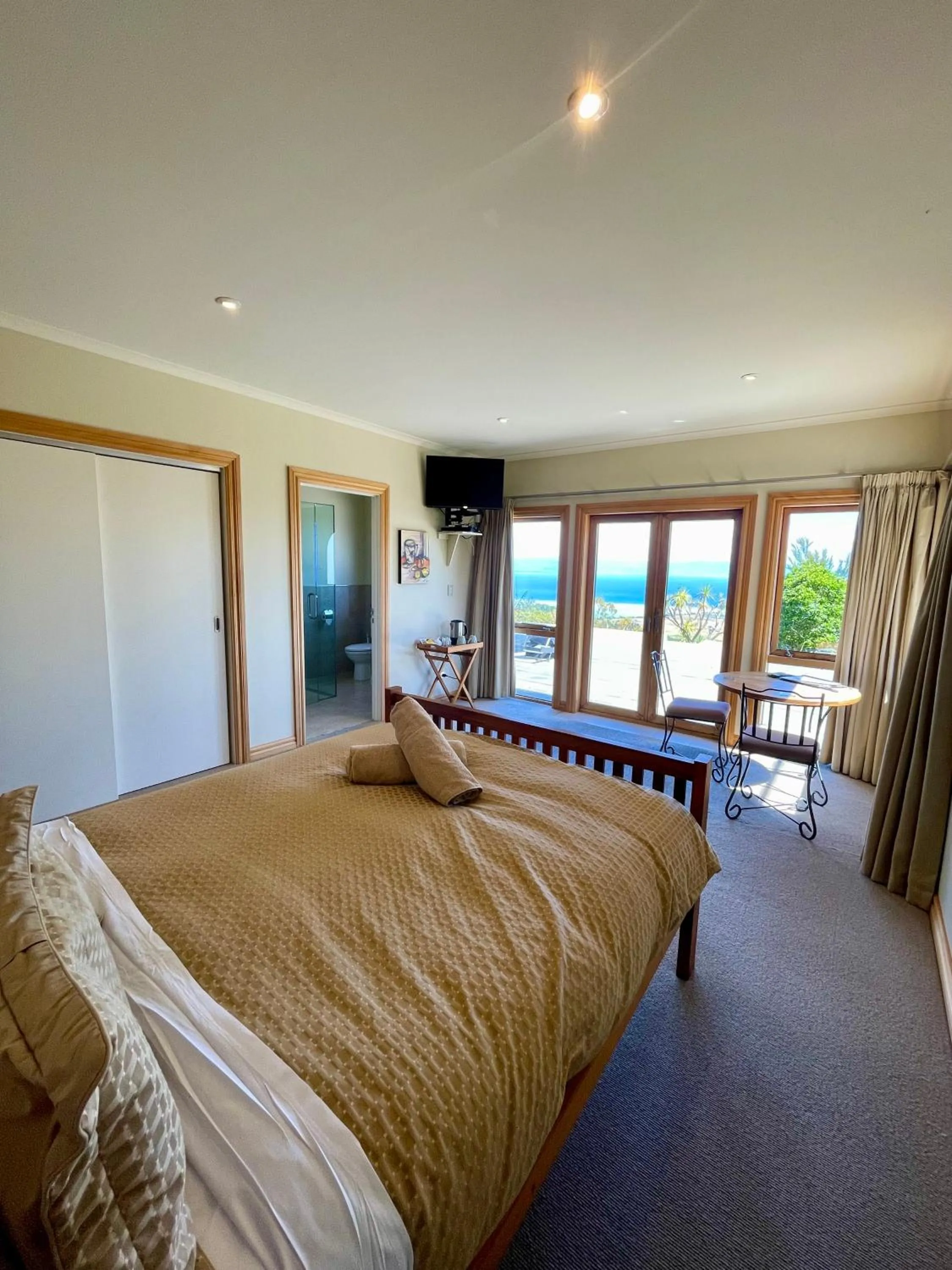 Bed in Parautane Lodge