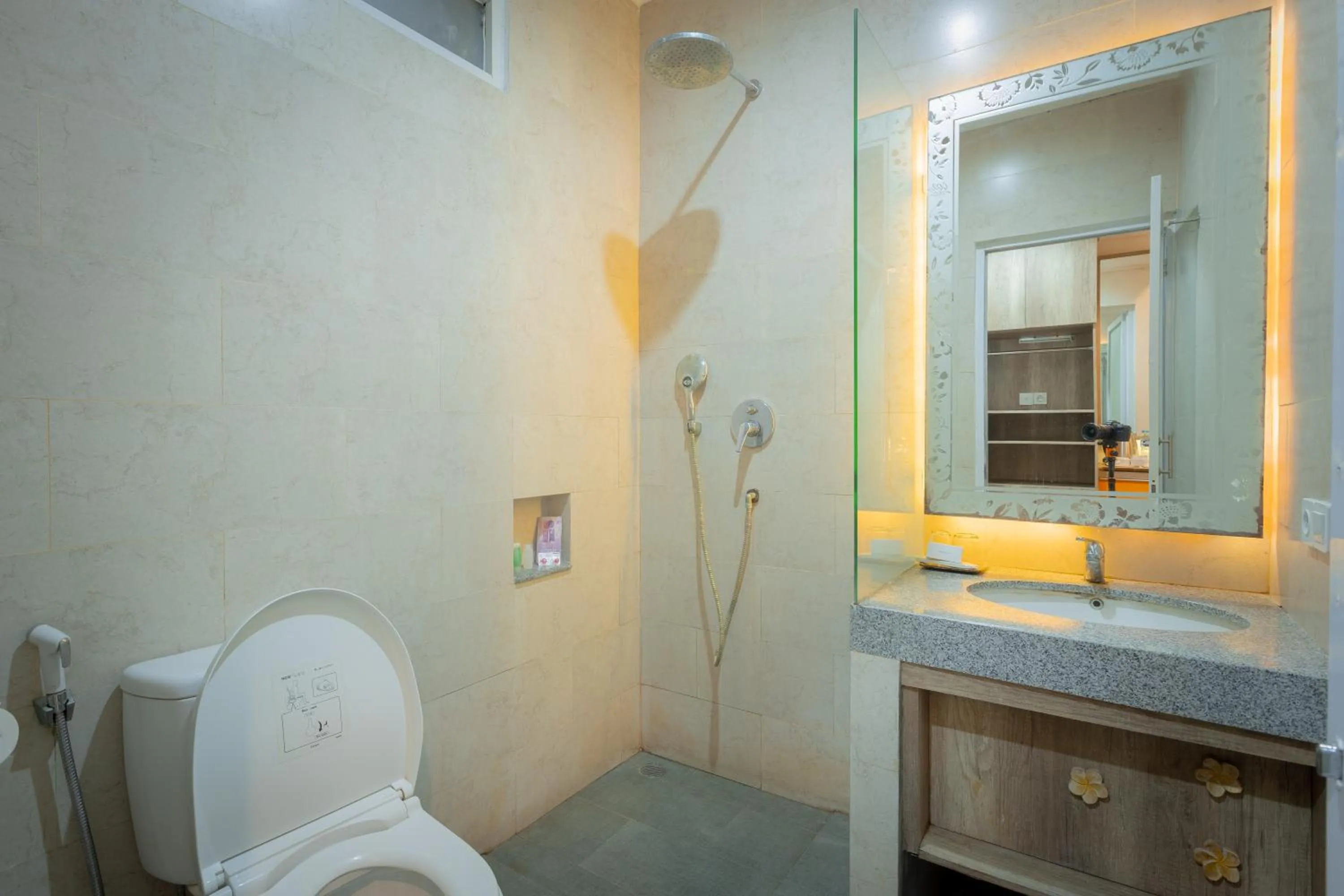 Toilet in The Nyaman Hotel Bali