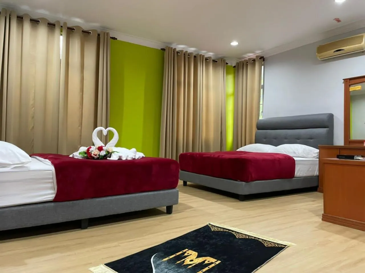 Bed in Samudera Hotel