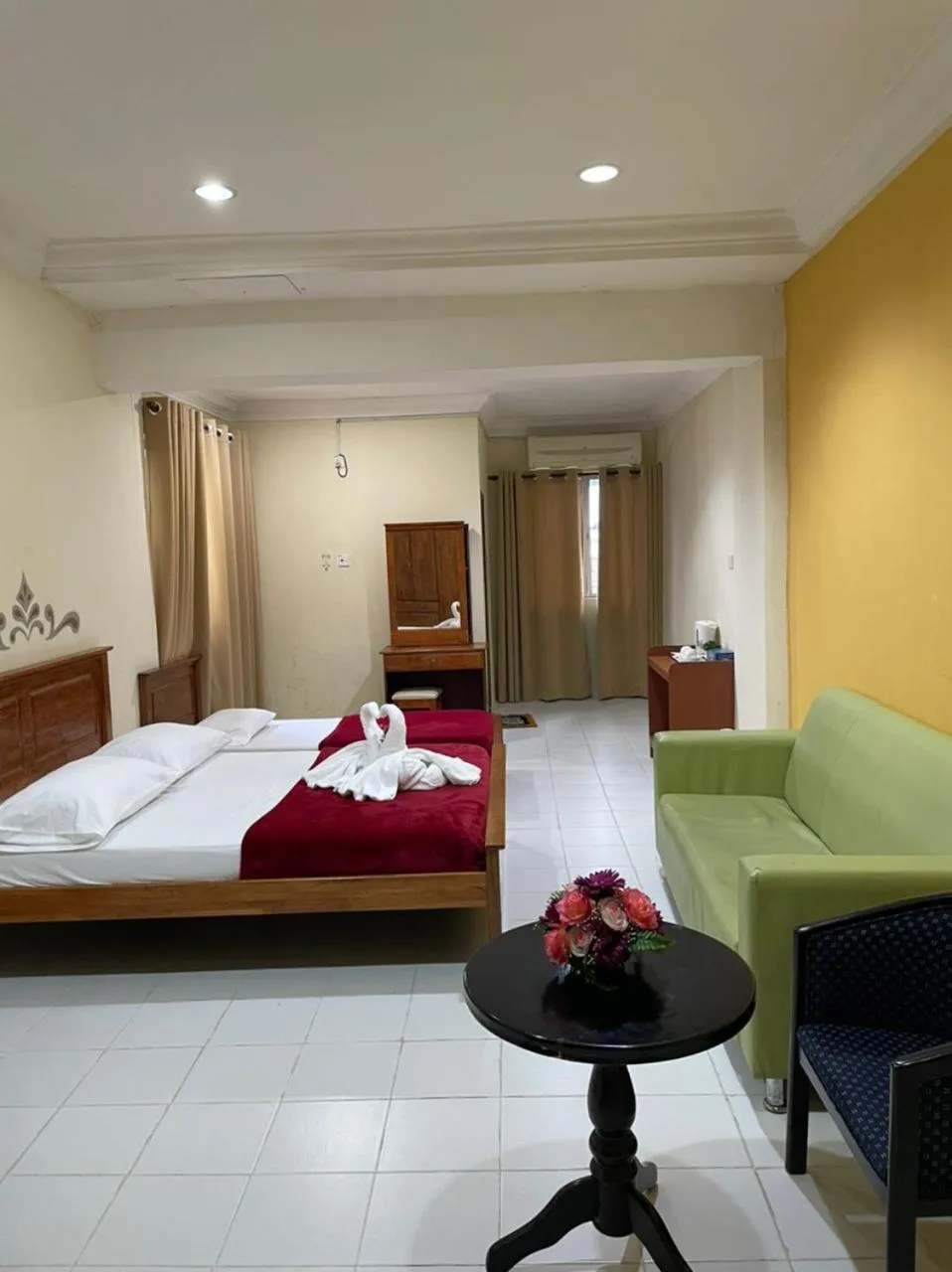 Bed in Samudera Hotel