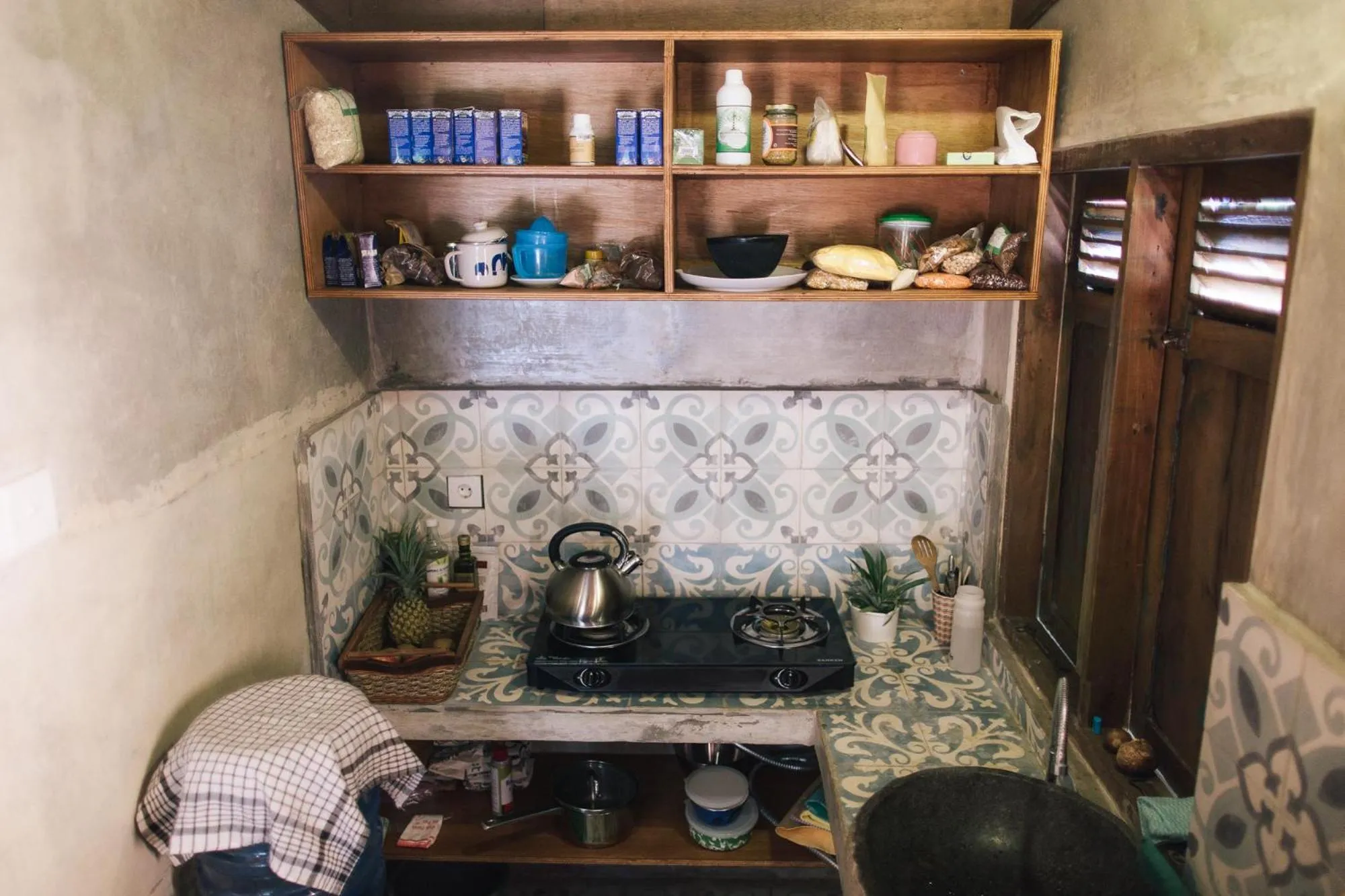 Kitchen or kitchenette in Pande Homestay