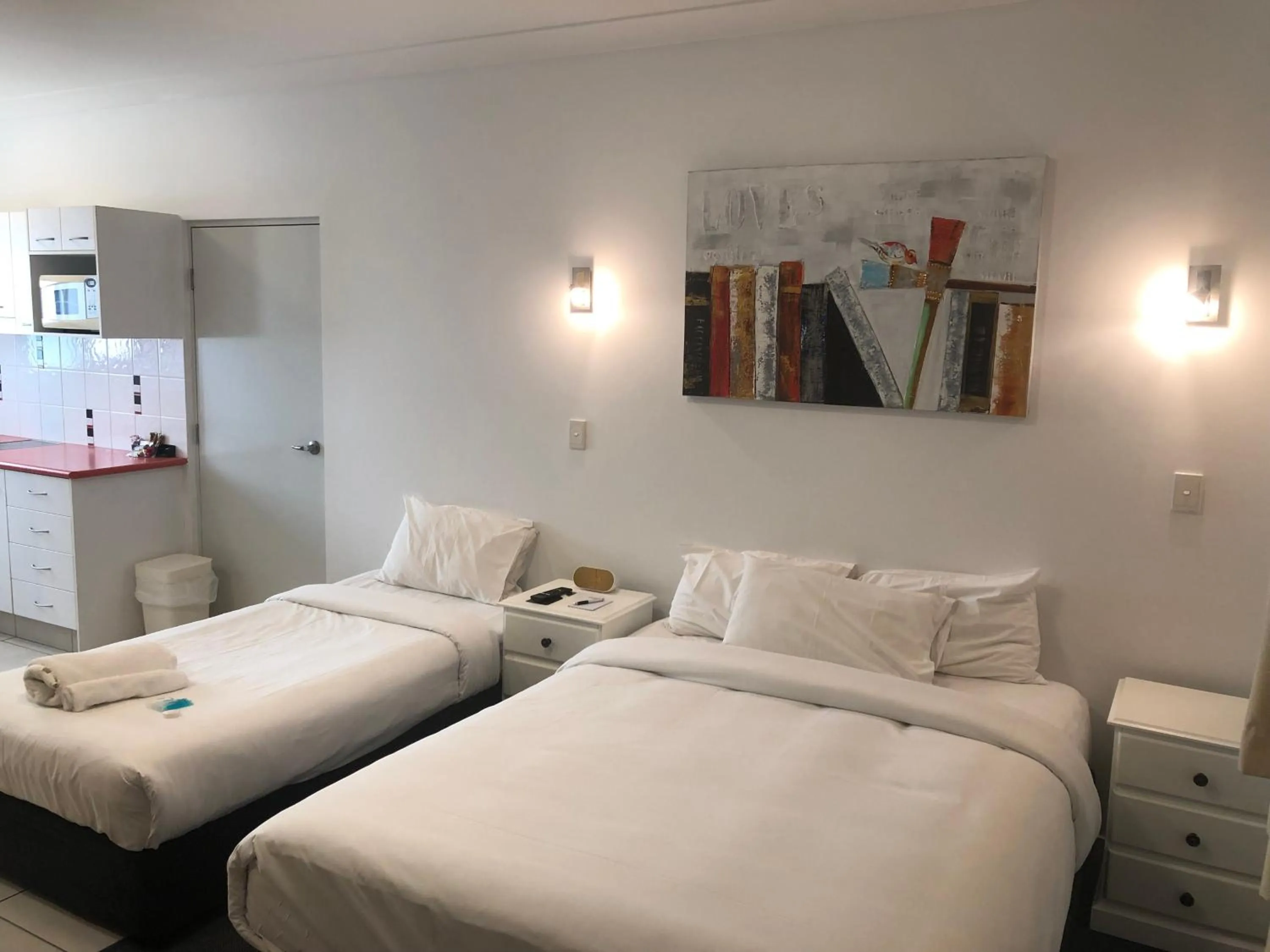 Bed in Darra Motel & Conference Centre