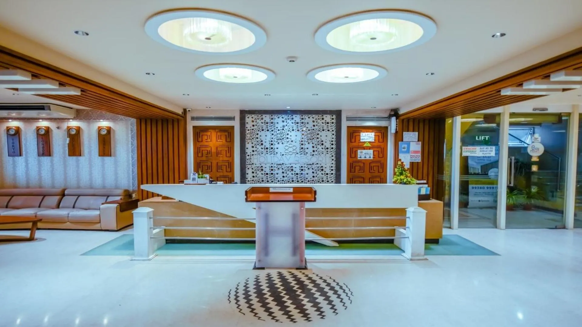 Lobby or reception in Hotel Holiday Resort