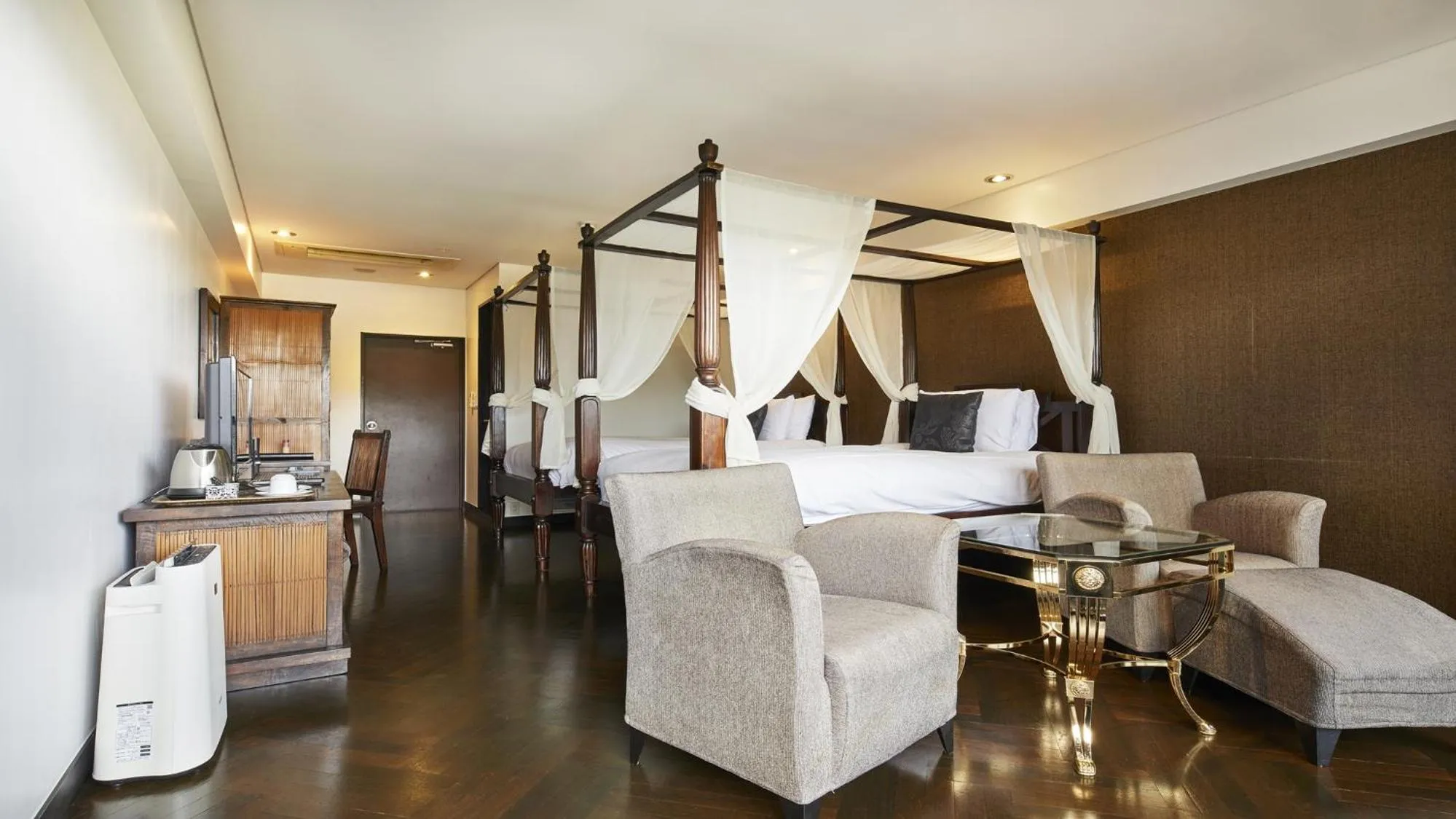 hair dresser in Relax Resort Hotel