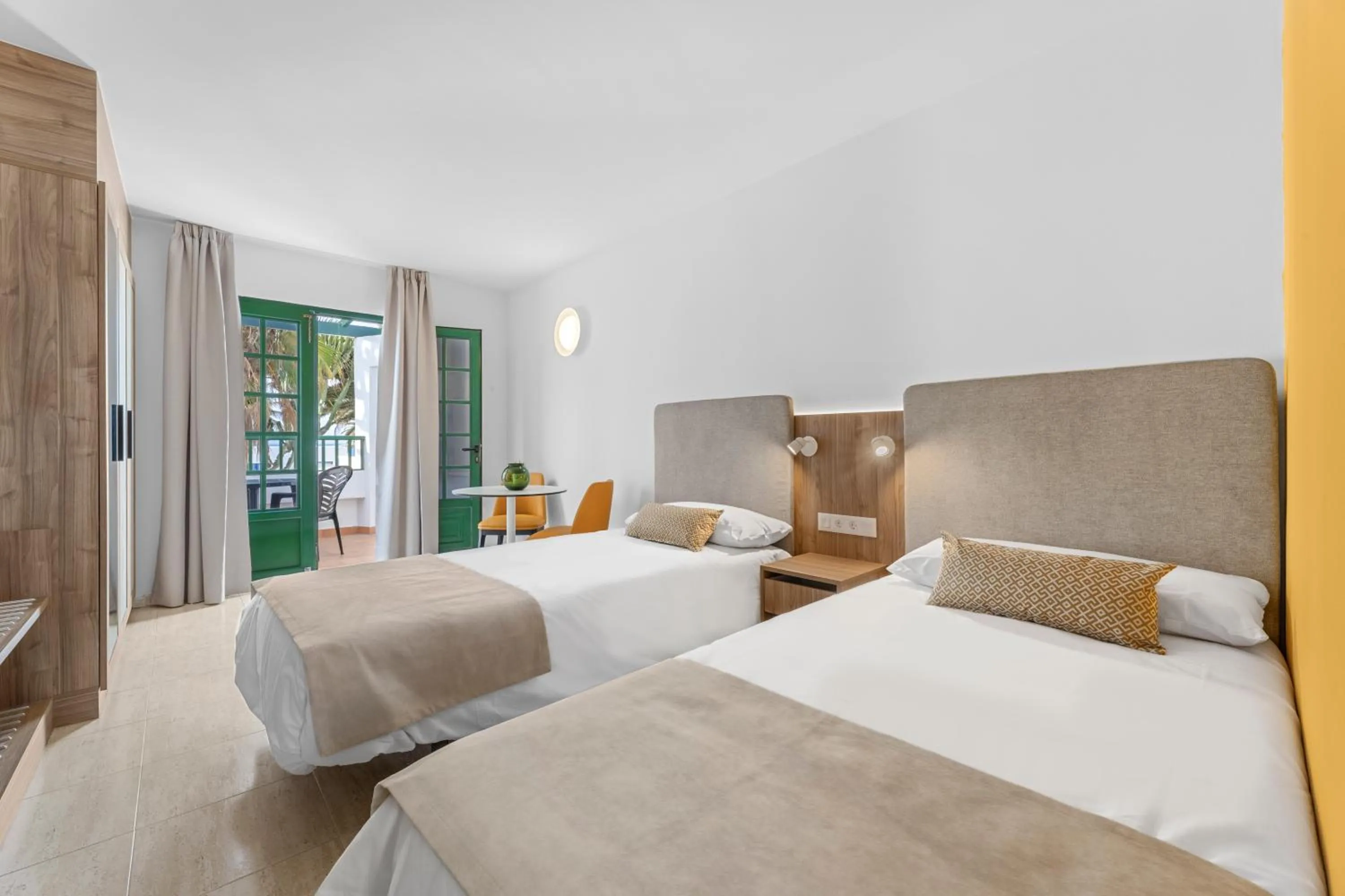 Bed in Apartamentos Tropicana