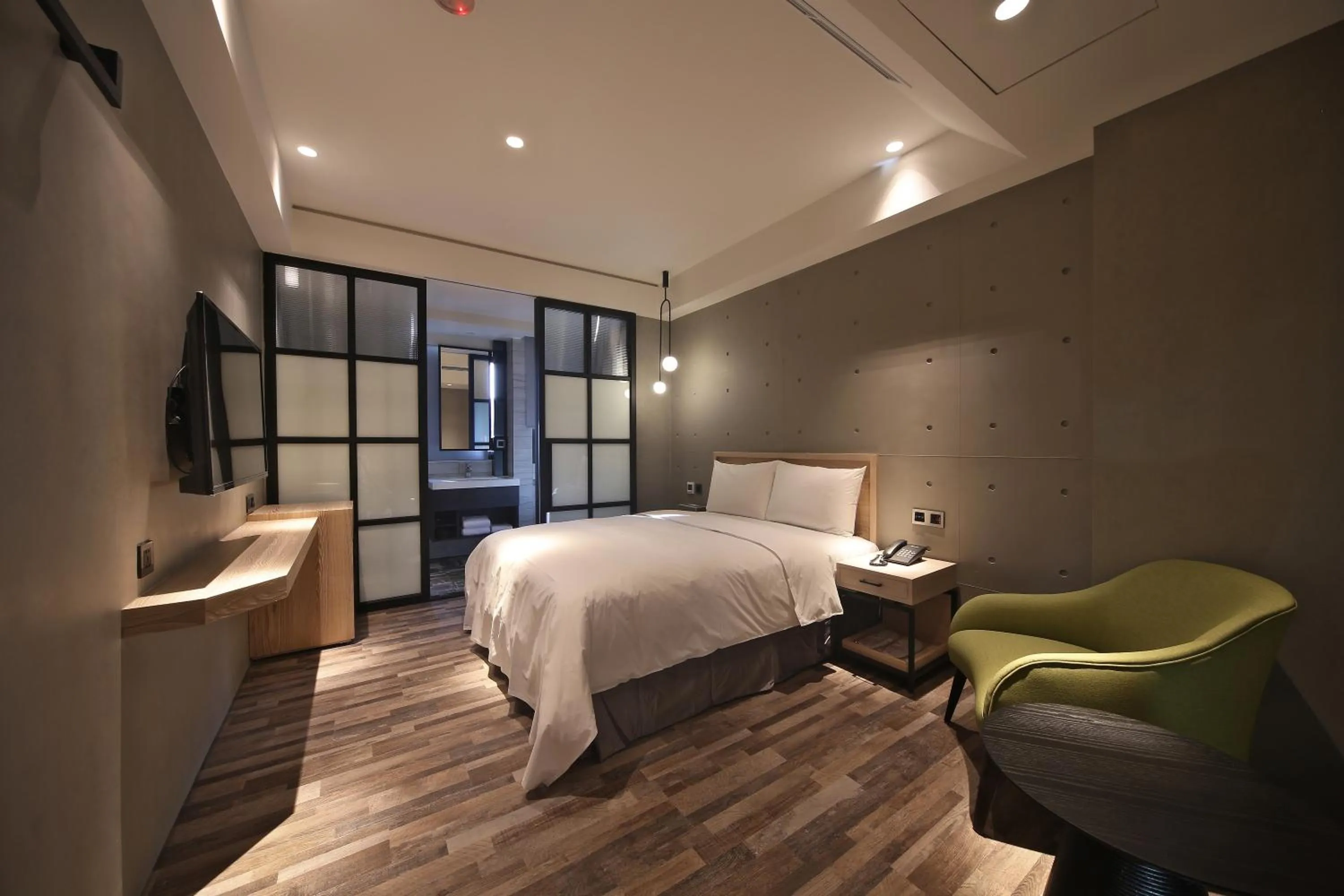 Photo of the whole room, Bed in Fengjia Micro Hotel