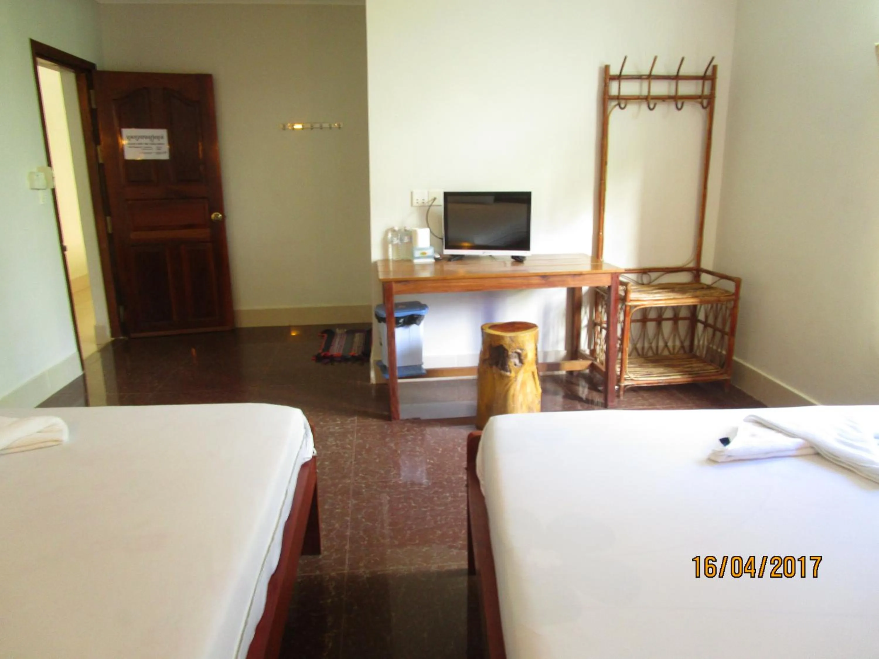 Photo of the whole room, Bed in Visal Sak Guesthouse