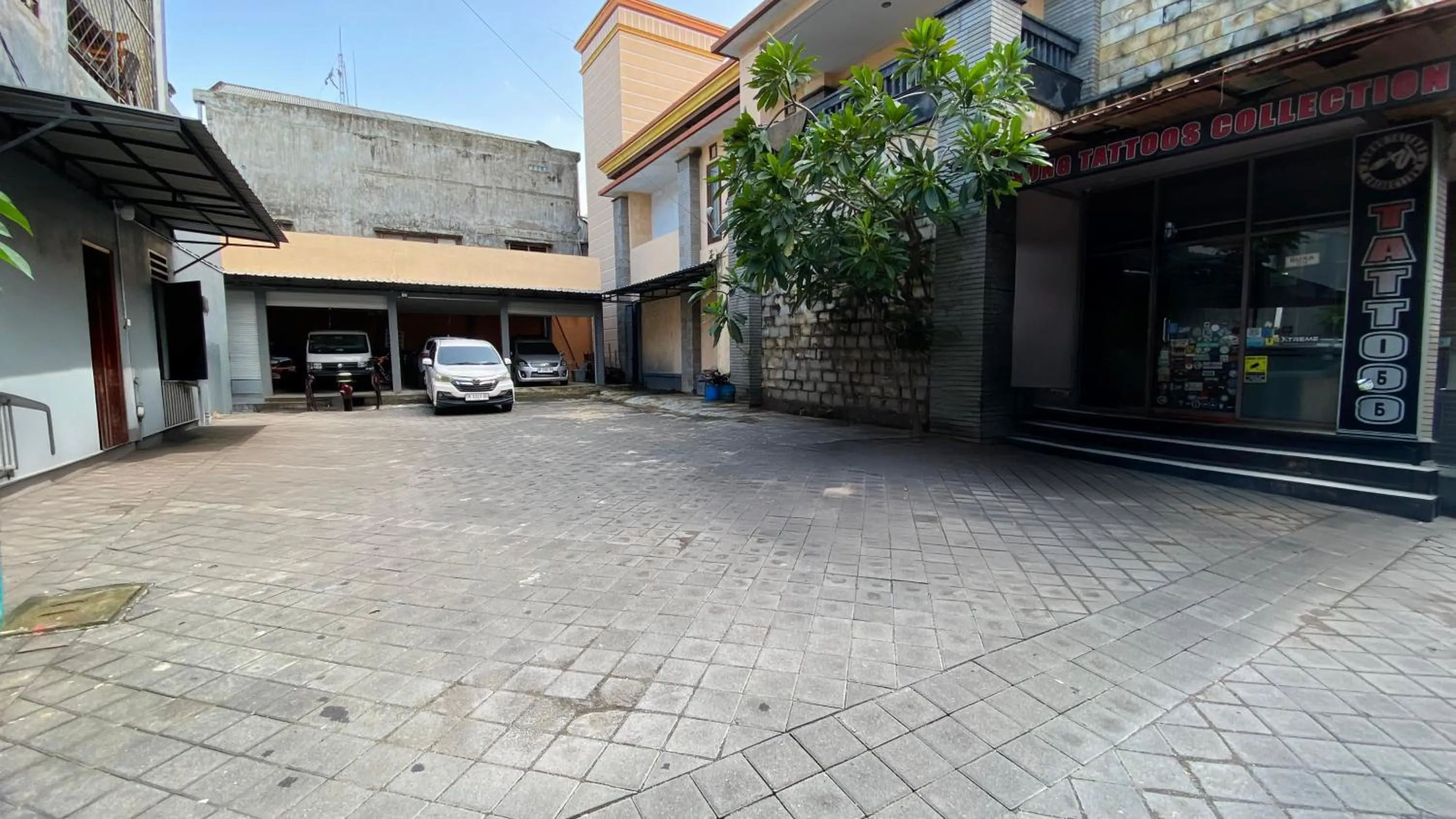 Parking in Sandat Hotel Legian