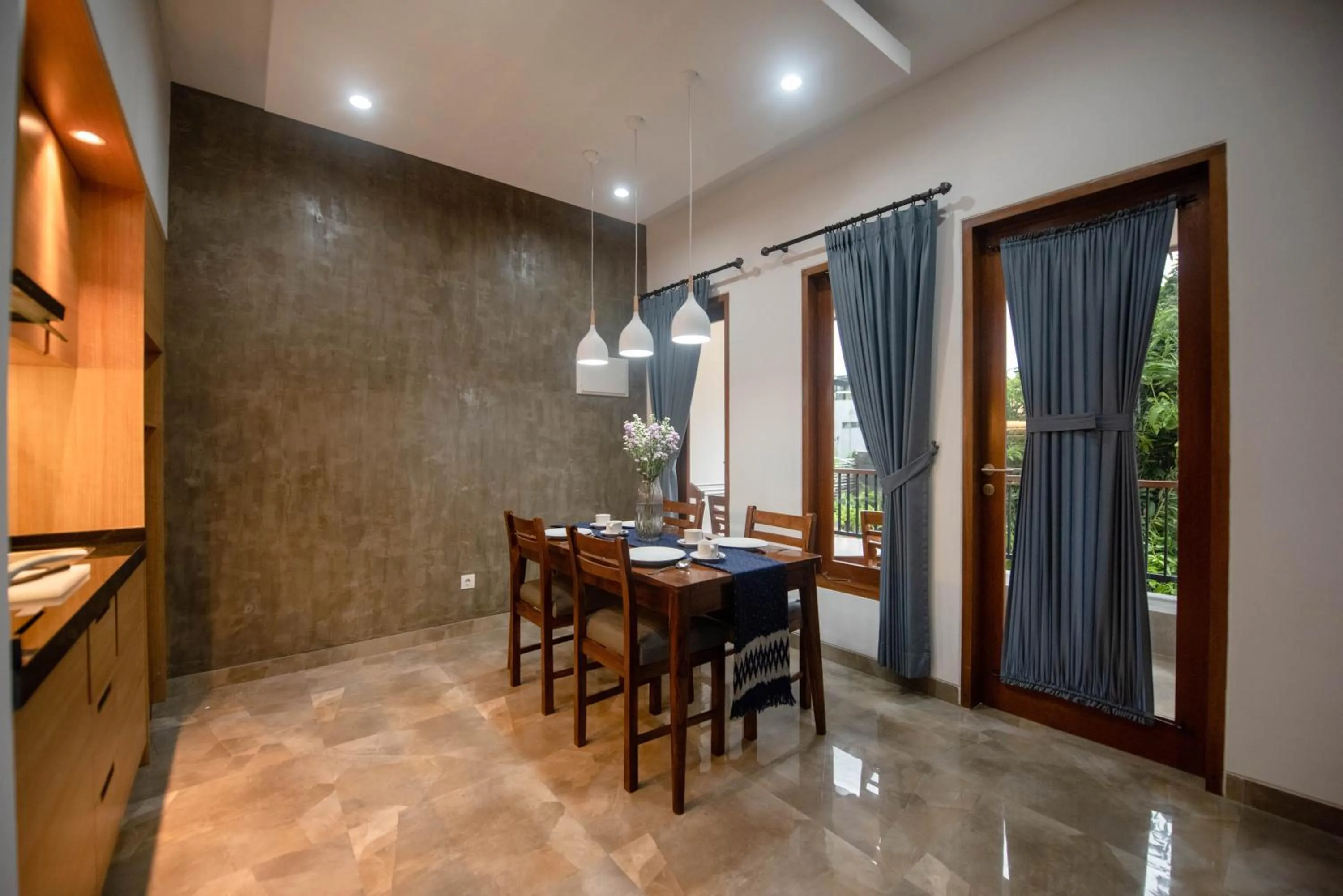 Kitchen or kitchenette in Sandat Hotel Legian