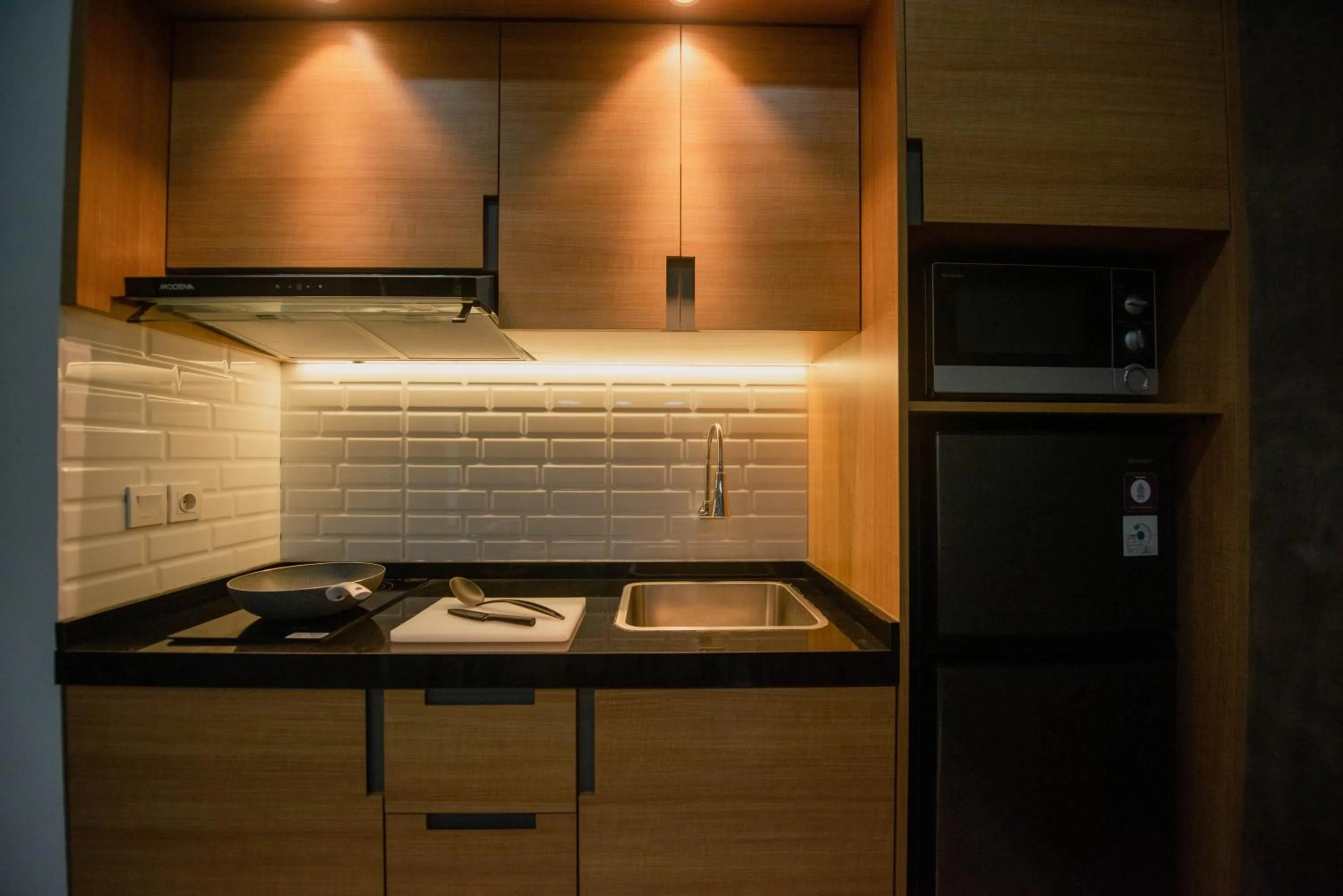 Kitchen or kitchenette in Sandat Hotel Legian