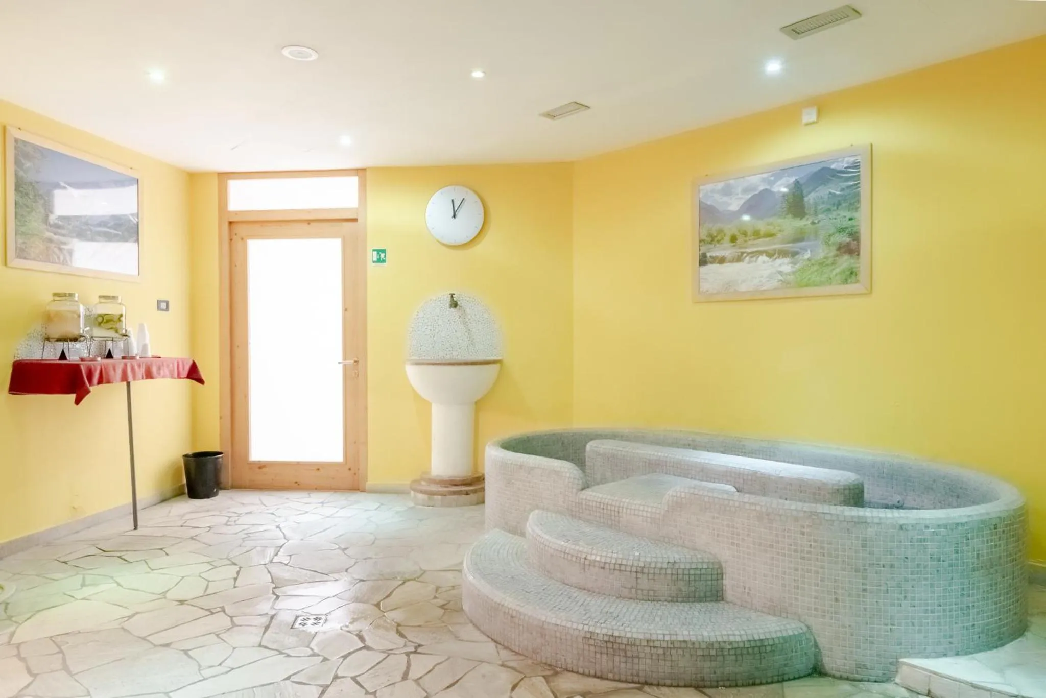 Spa and wellness centre/facilities in Hotel Alpine Mugon