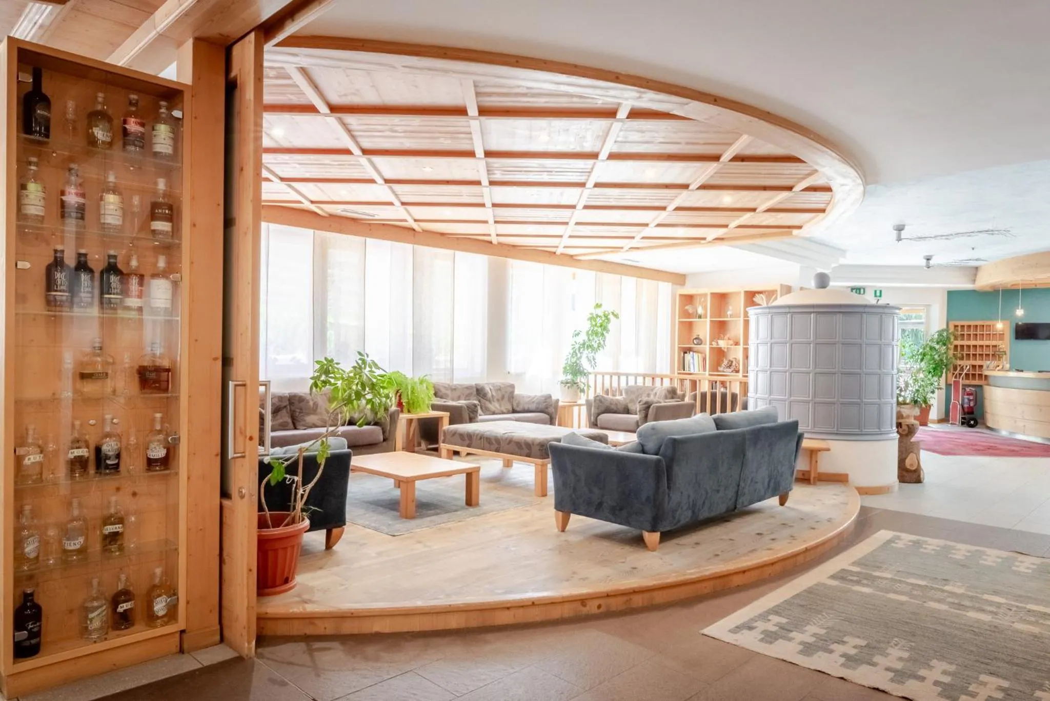 Lobby or reception in Hotel Alpine Mugon