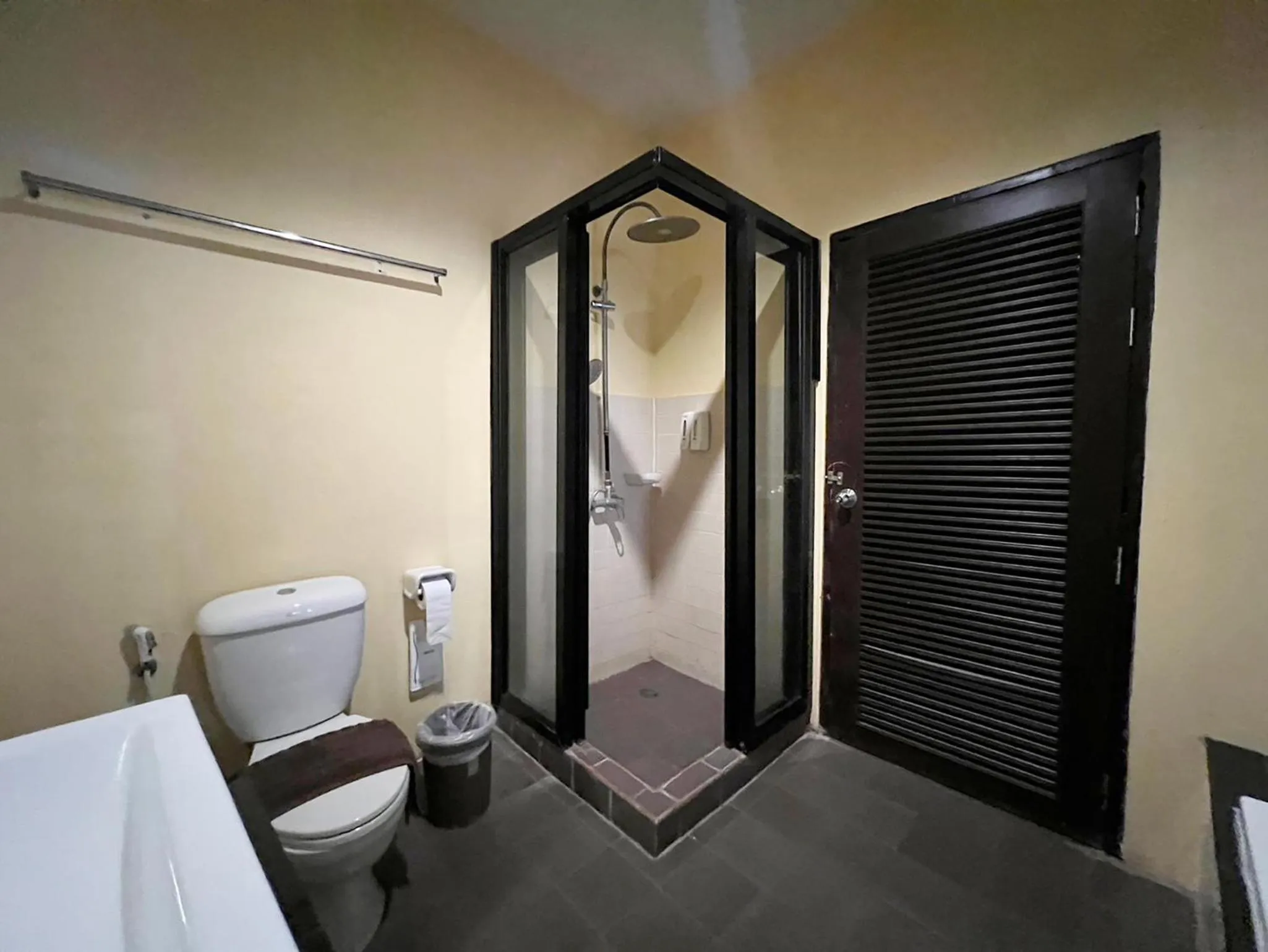 Shower in Sabye Bangkok