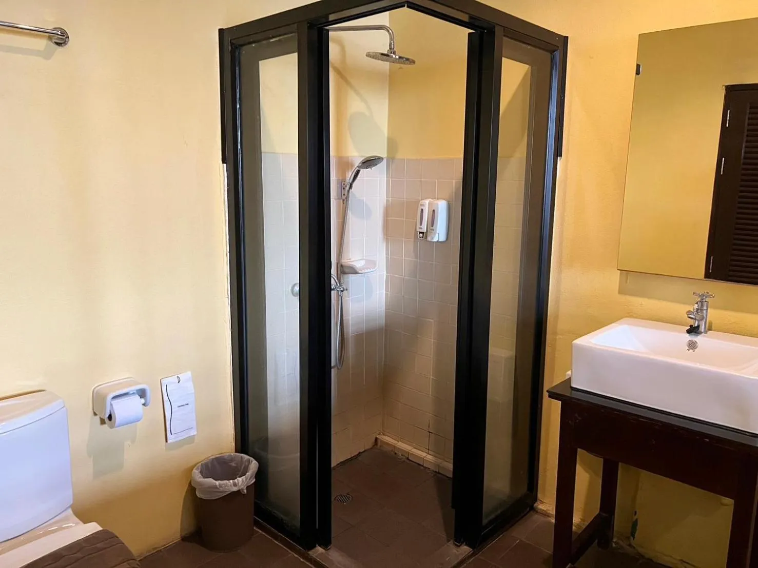 Shower in Sabye Bangkok