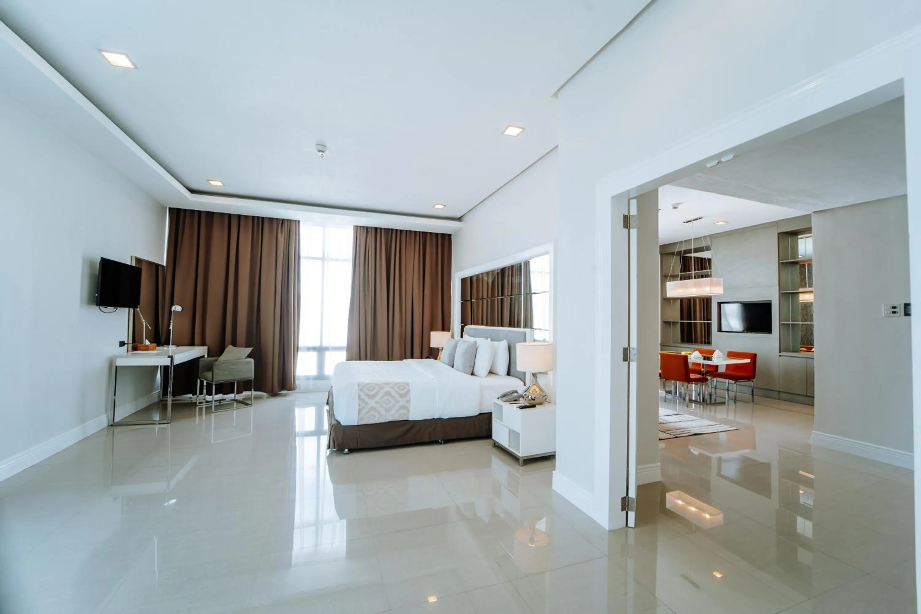 Photo of the whole room, Bed in MetroCentre Hotel