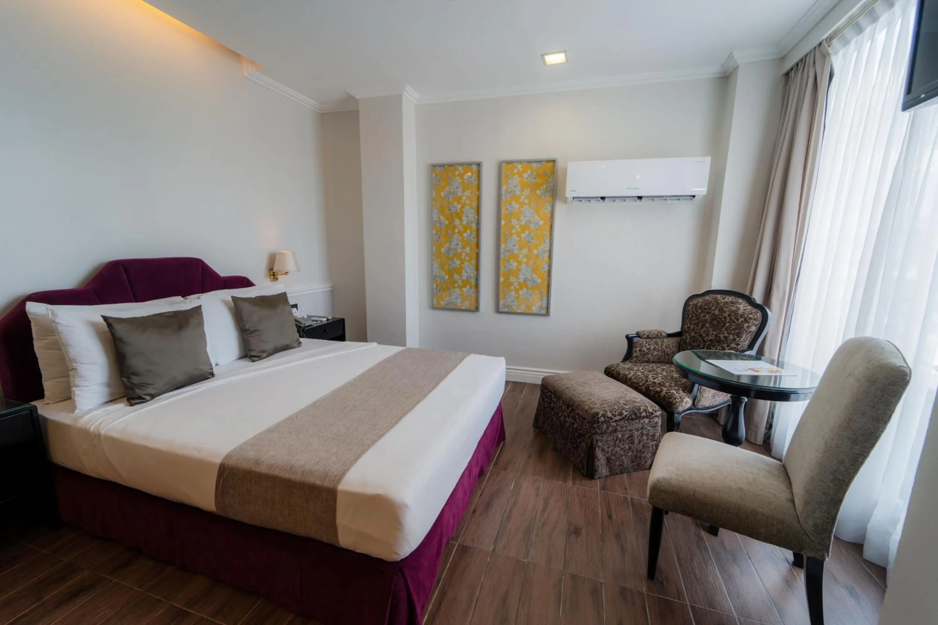 Bed in MetroCentre Hotel