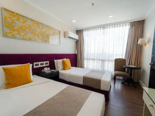 Bed in MetroCentre Hotel