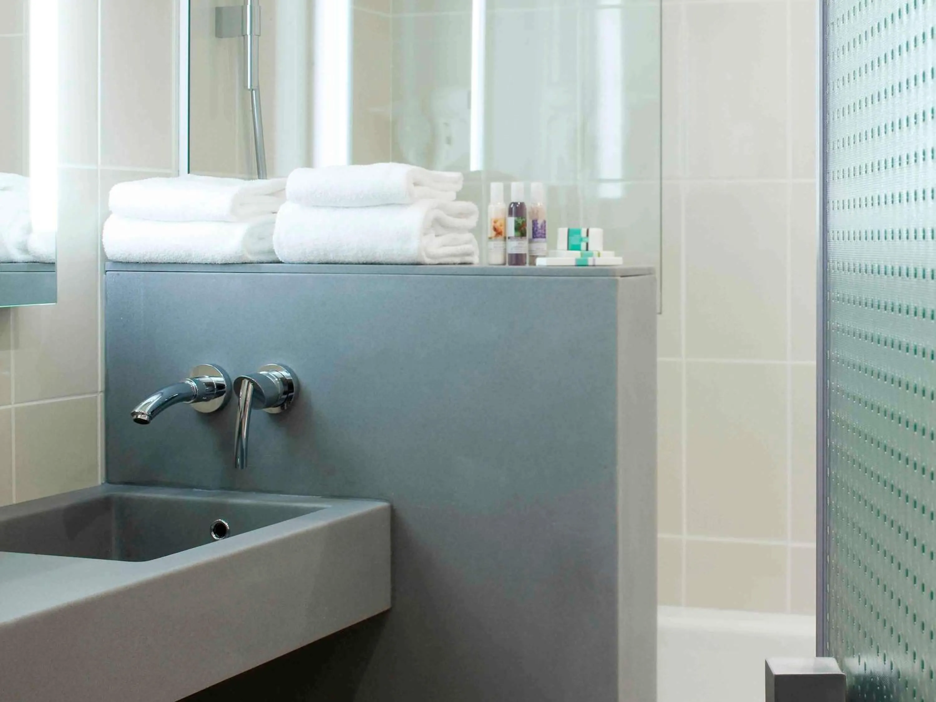 Bedroom in Mercure Amiens Cathédrale