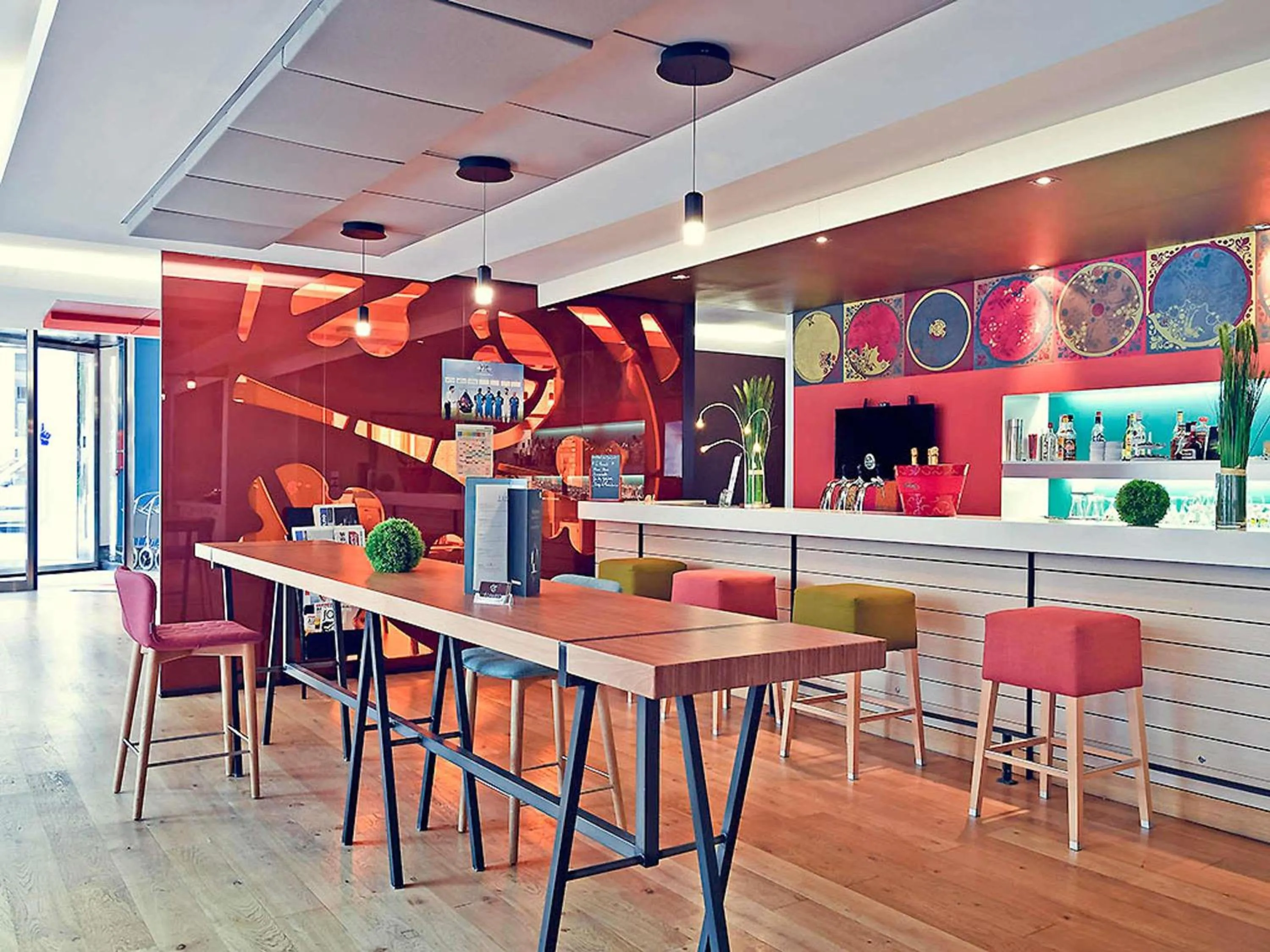 Lounge or bar in Mercure Amiens Cathédrale