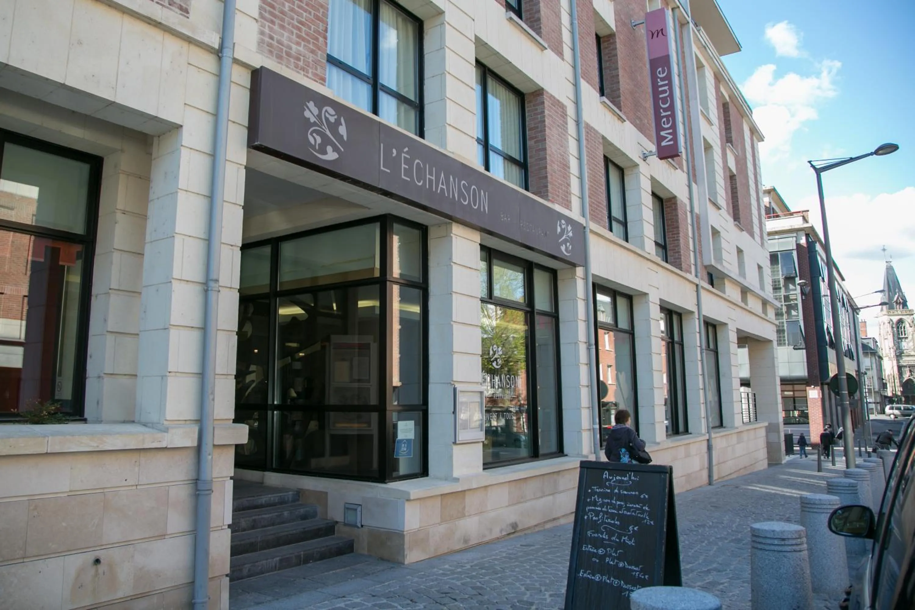 Facade/entrance in Mercure Amiens Cathédrale