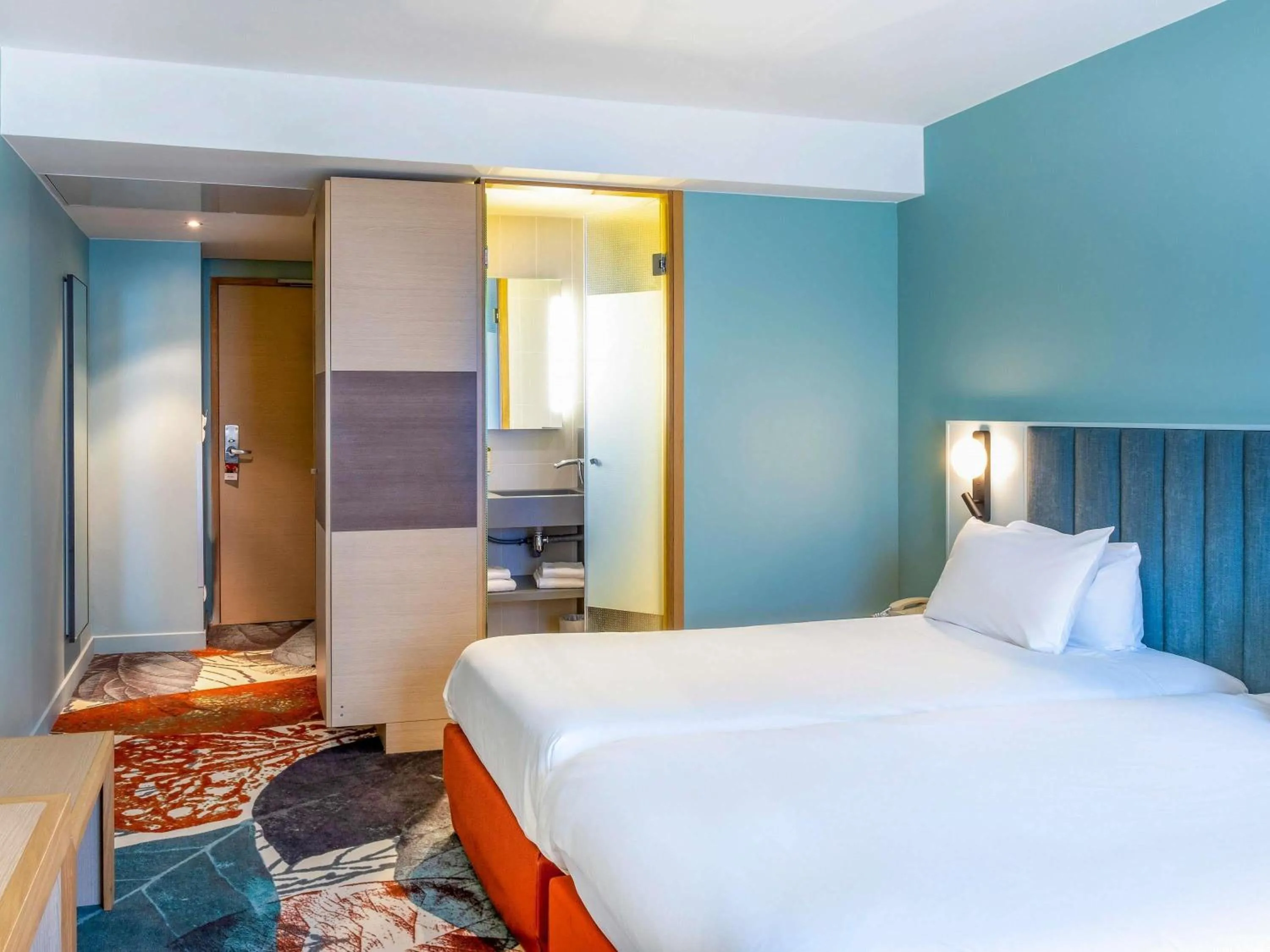 Bedroom, Bed in Mercure Amiens Cathédrale