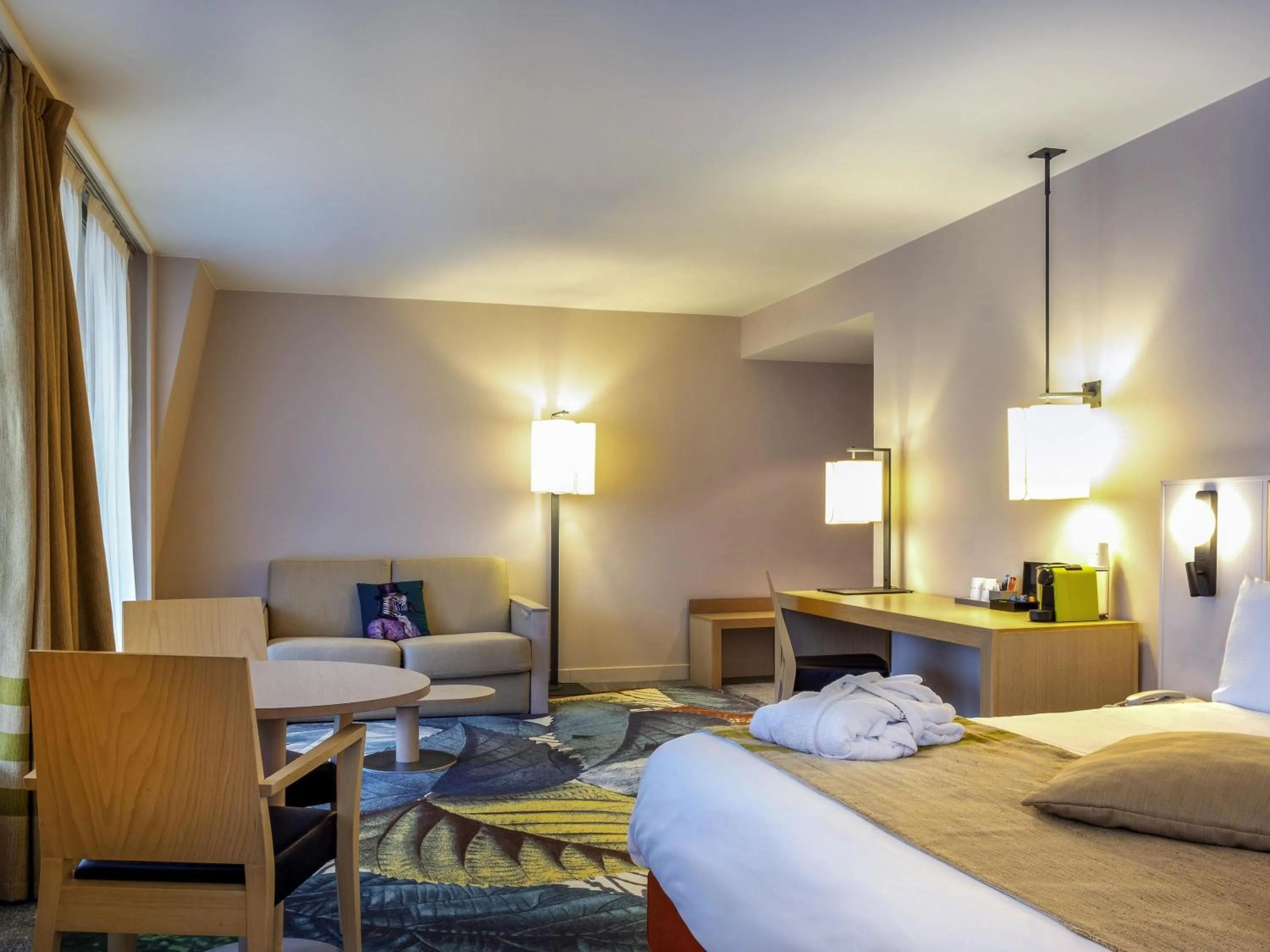 Bedroom, Bed in Mercure Amiens Cathédrale