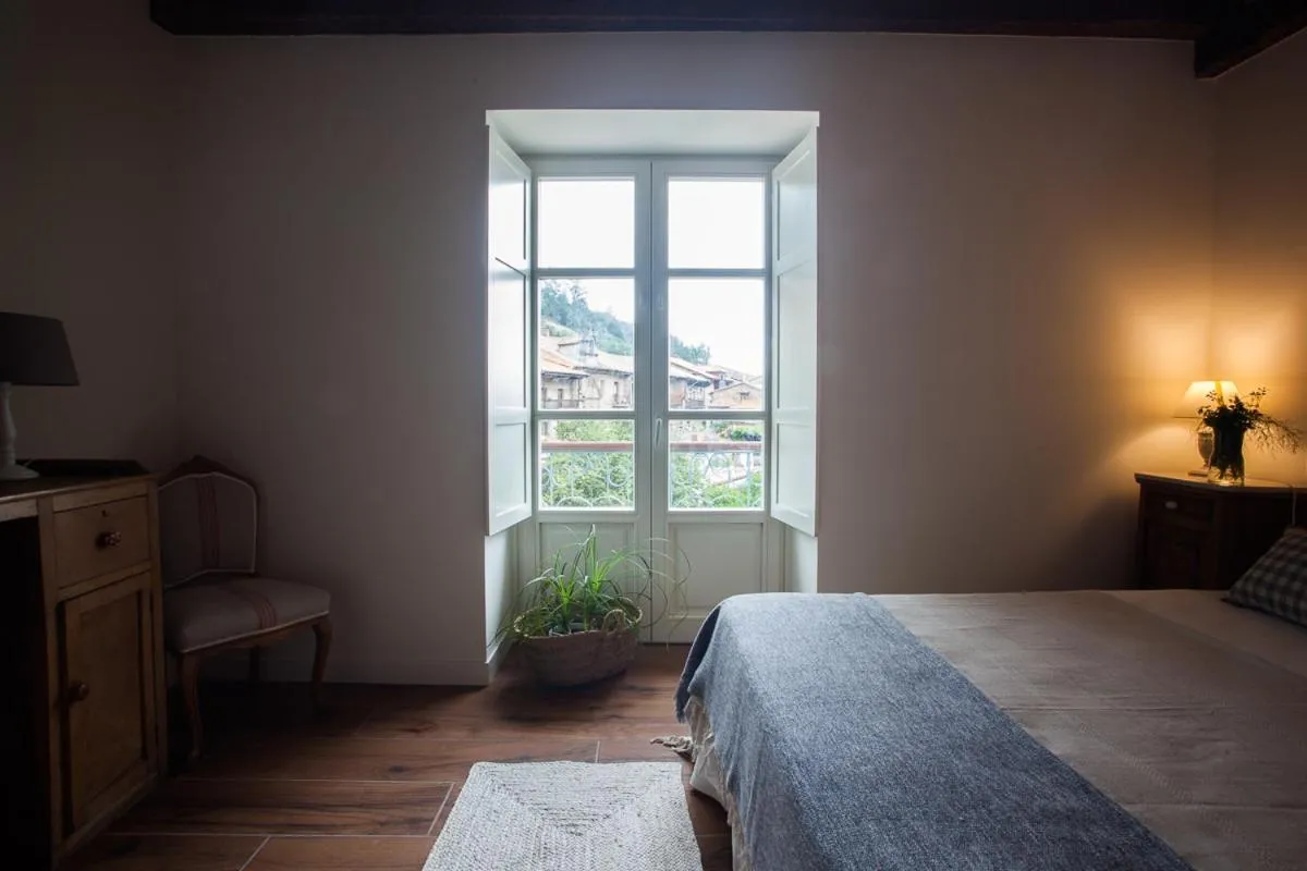 Photo of the whole room, Bed in Posada Seis Leguas