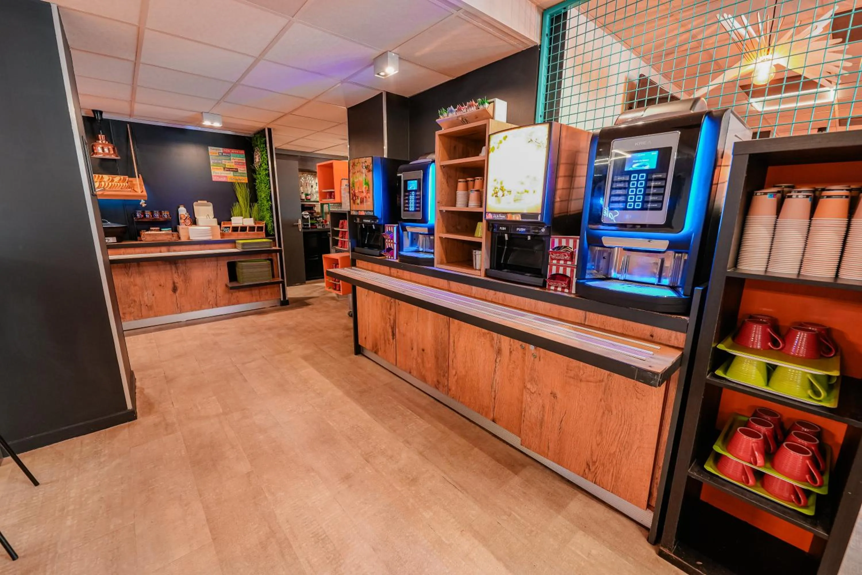 Food and drinks in ibis budget Marseille Vieux Port