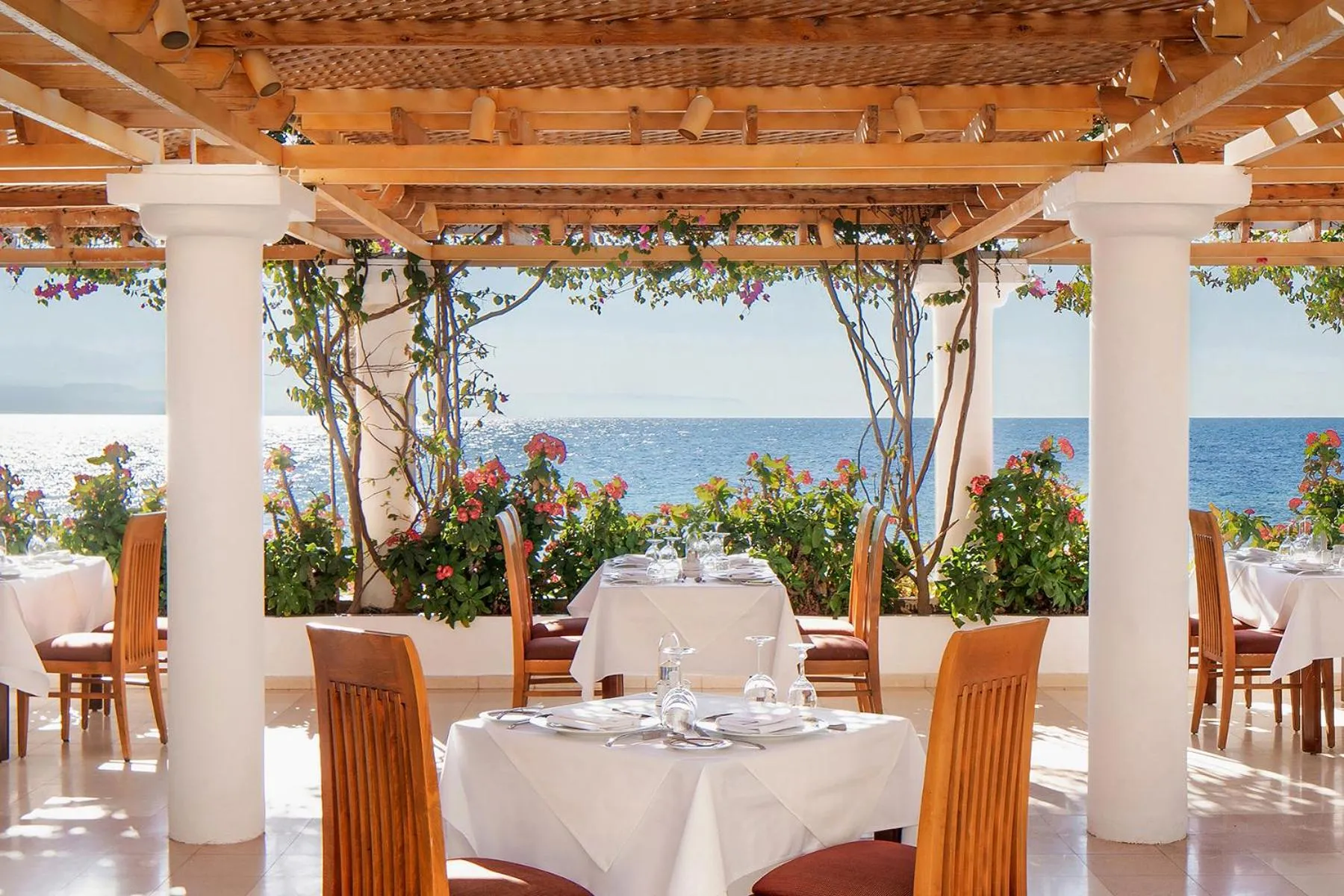 Restaurant/places to eat in Steigenberger Hotel & Nelson Village, Taba