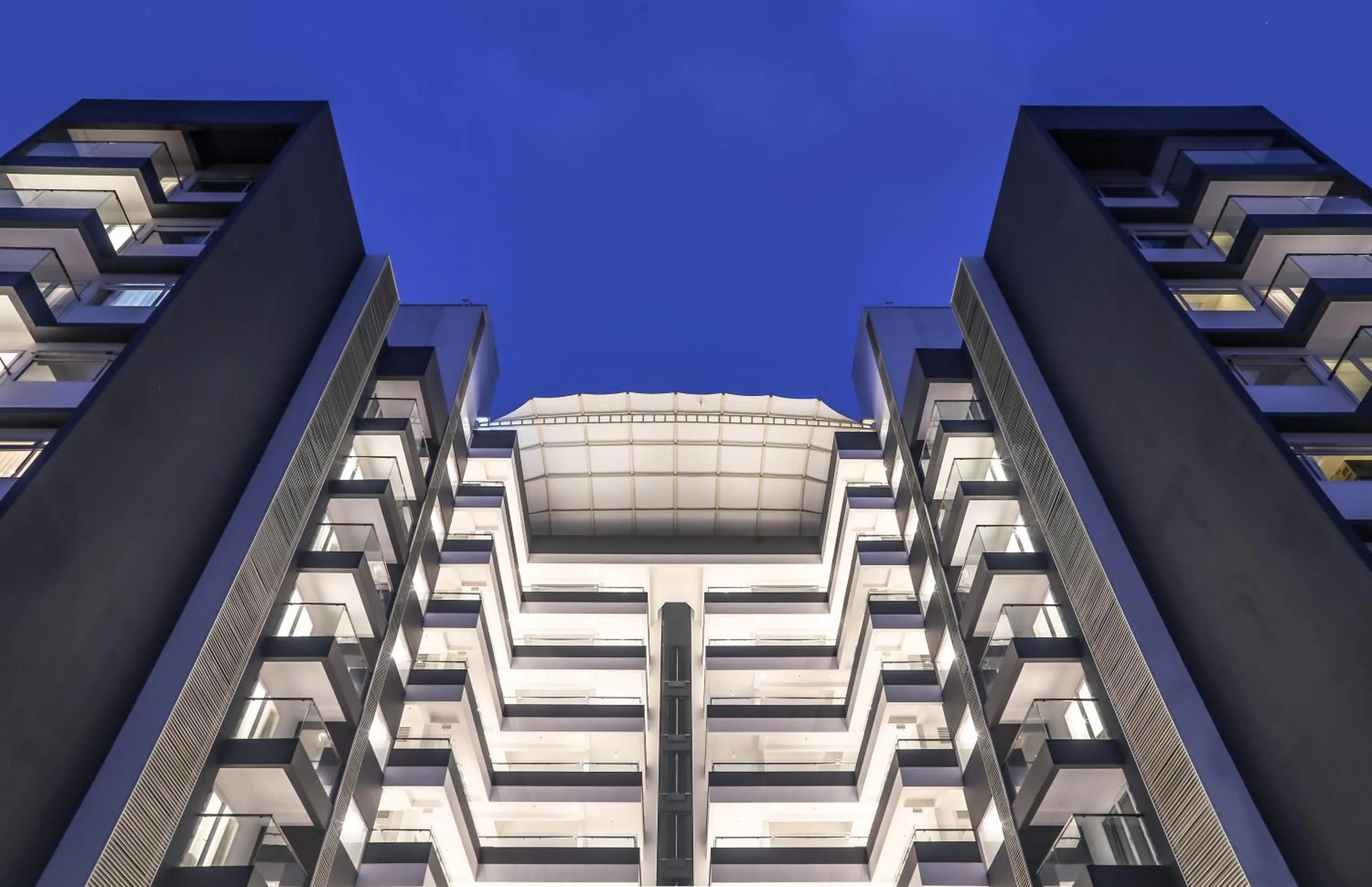 Facade/entrance in Kent Baywatch Suites