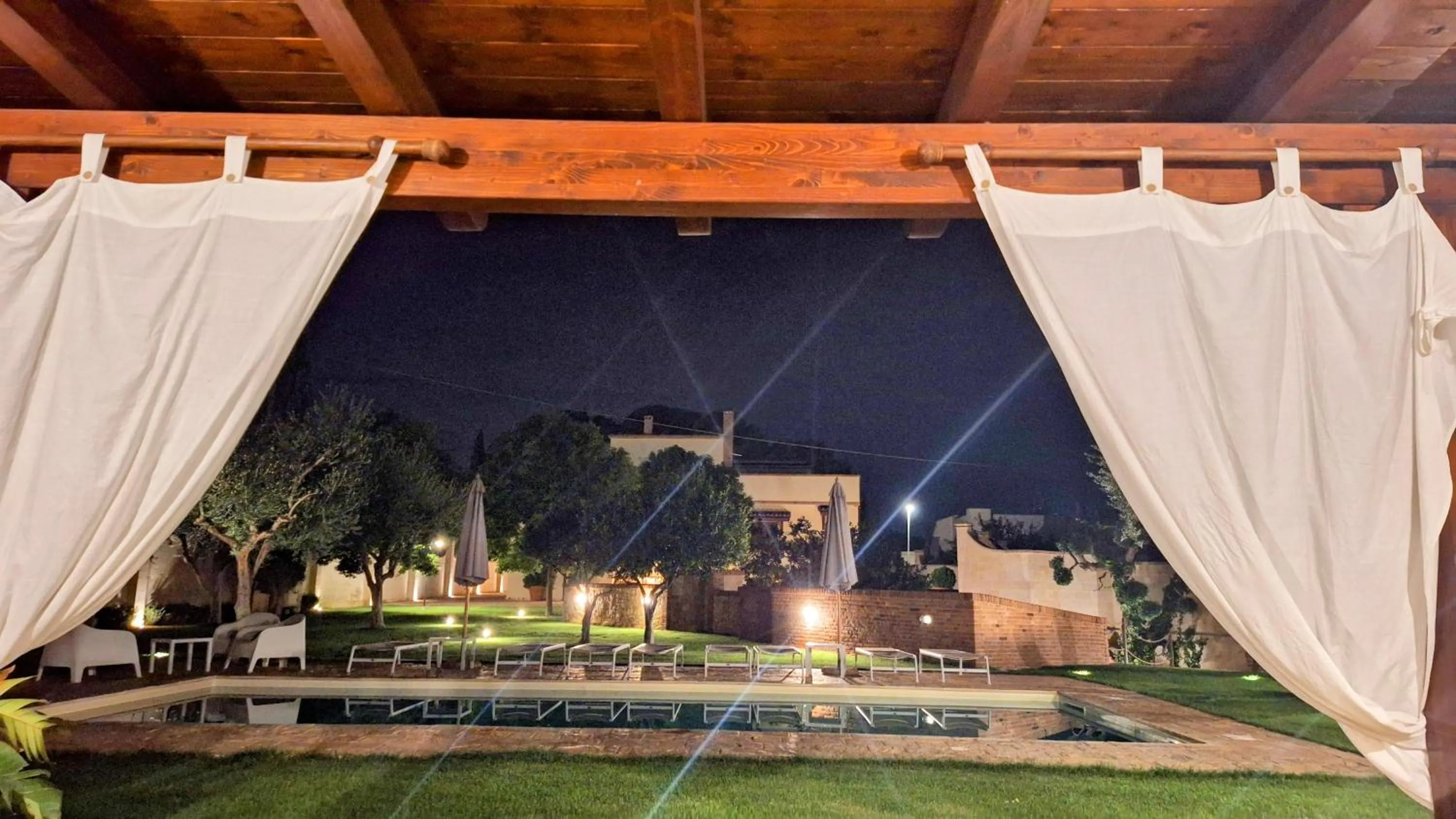 Garden in BORGO LUNA b&b