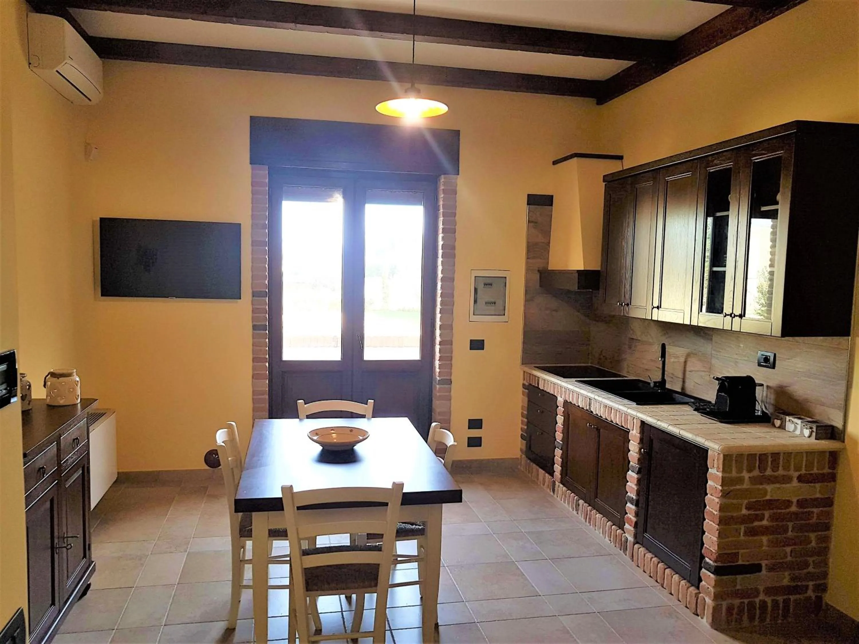 Dining area in BORGO LUNA b&b