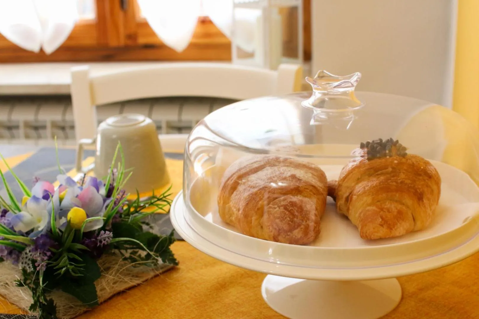 Italian breakfast in Là Drint Bed & Breakfast