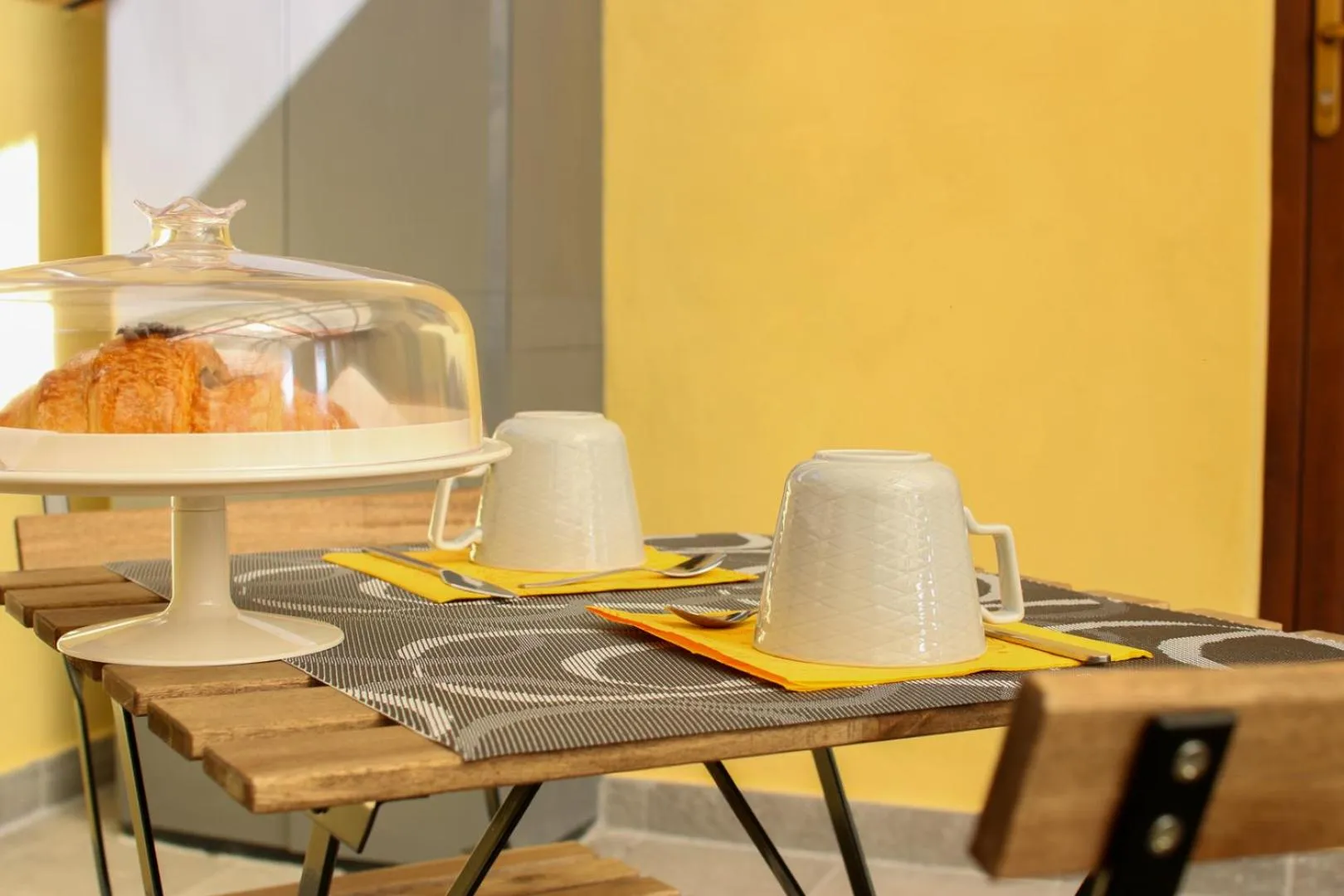 Italian breakfast in Là Drint Bed & Breakfast