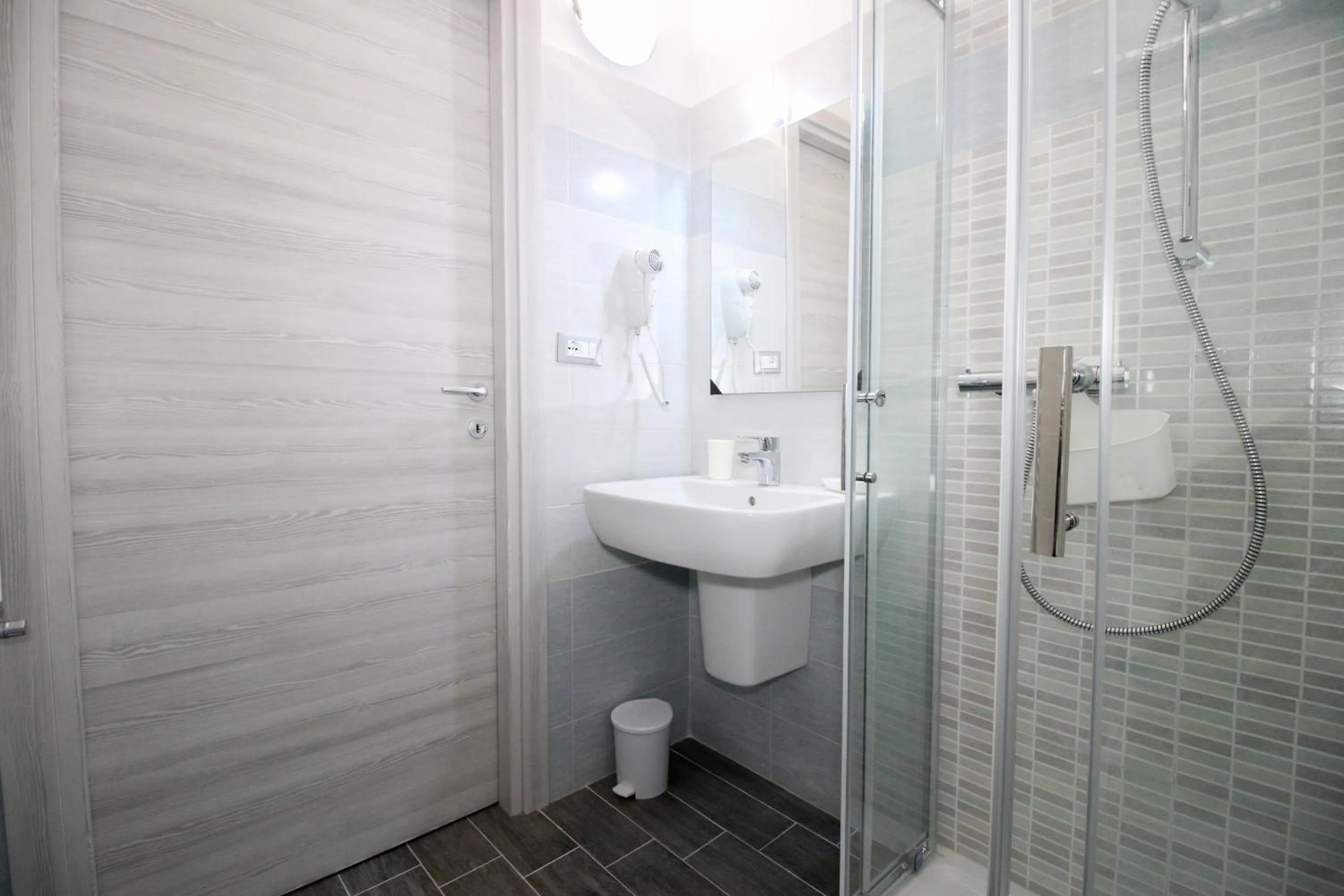 Bathroom in Là Drint Bed & Breakfast